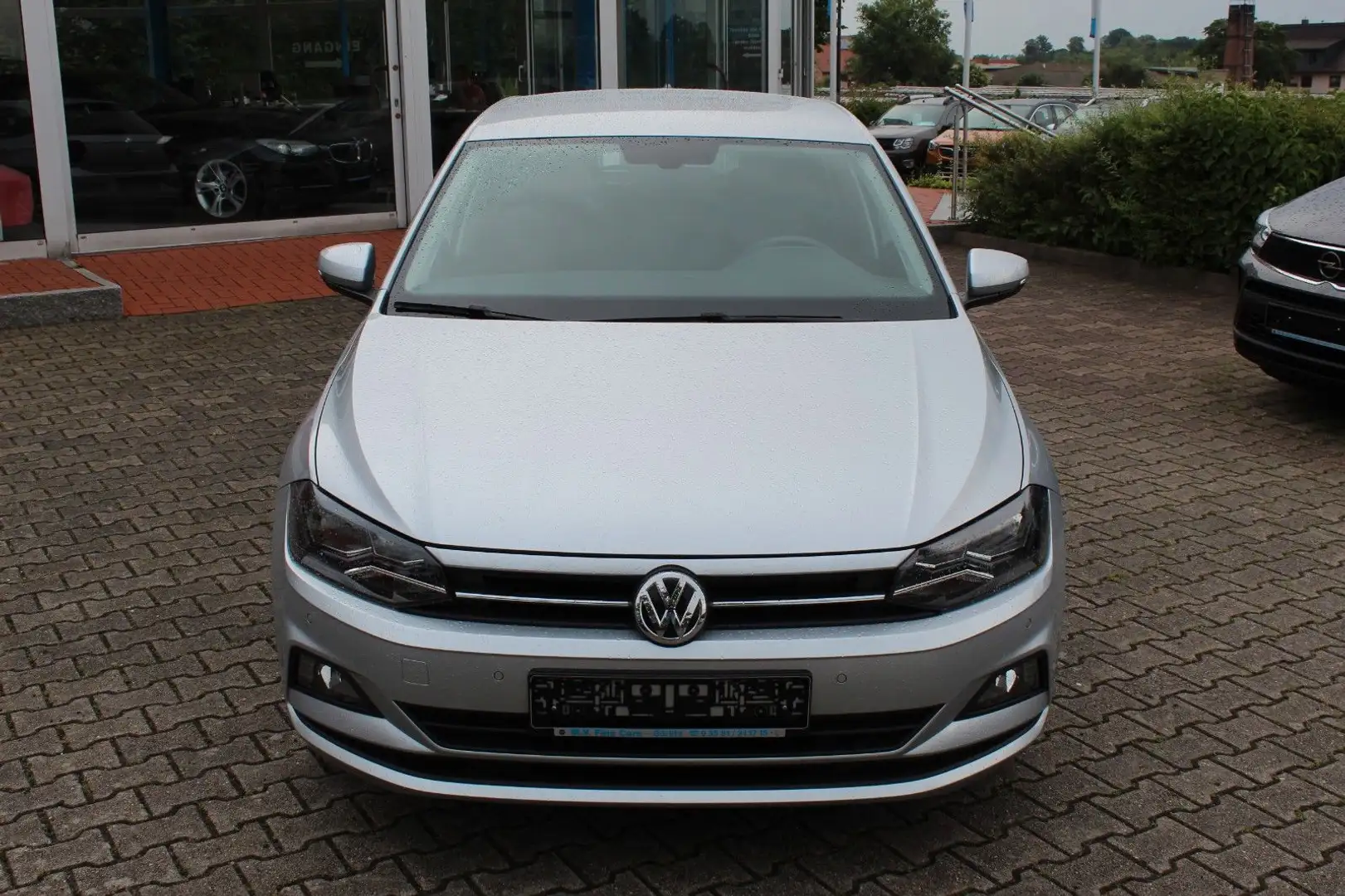 Volkswagen Polo VI Comfortline Gris - 2