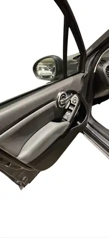 Fiat 500x view 11