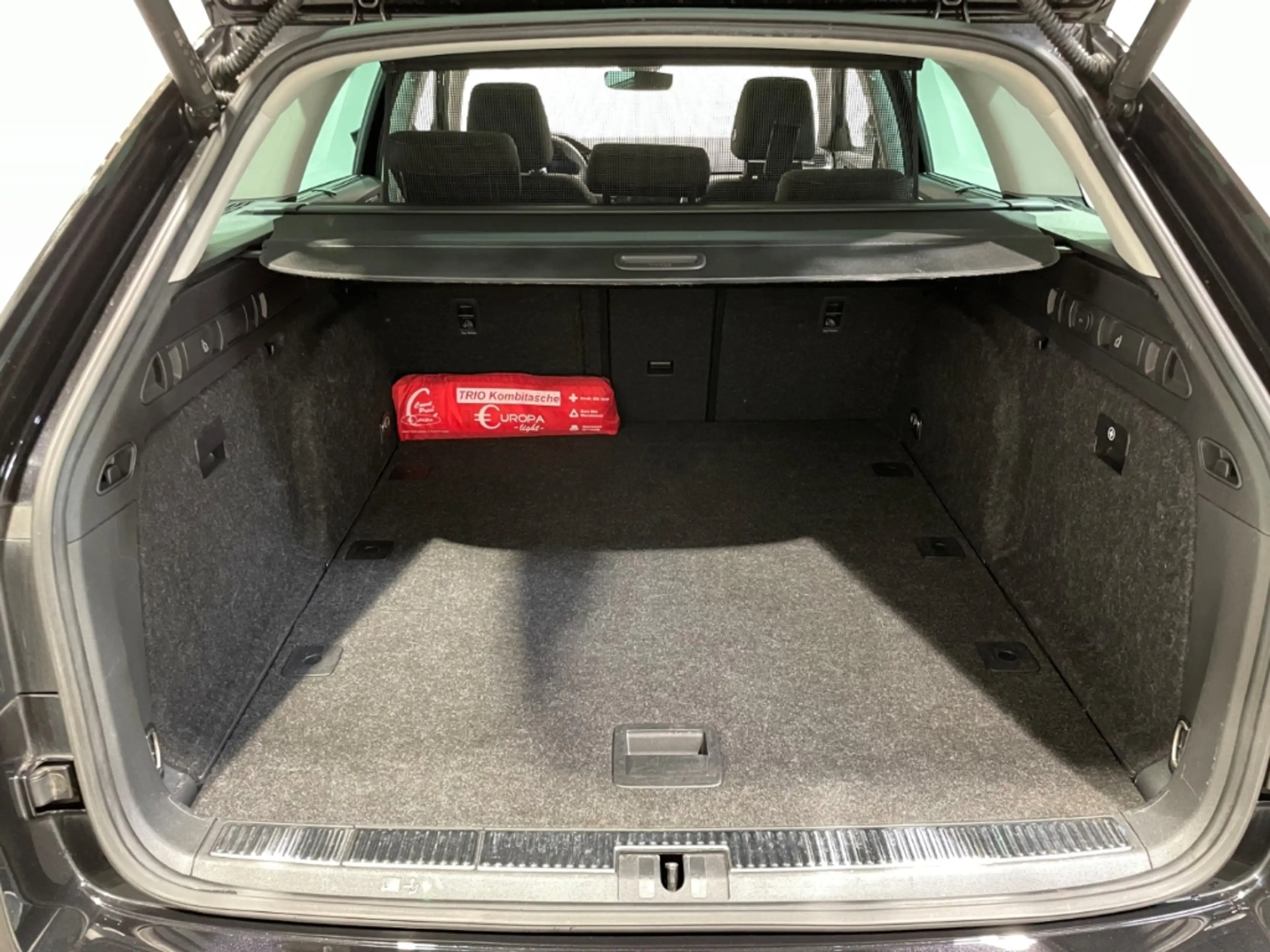 Skoda Superb Combi DSG Style EU6d Navi LED ACC Pano Virtual Coc — photo 8