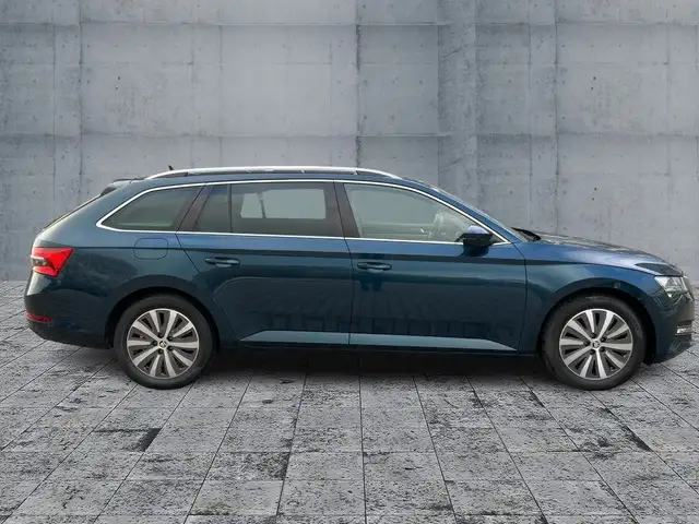 Skoda Superb view 7