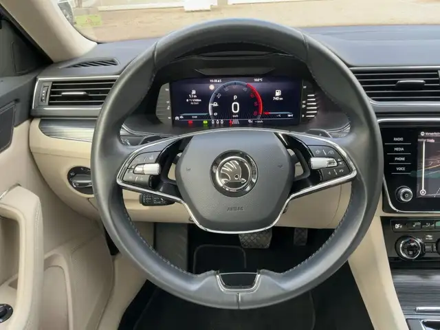 Skoda Superb view 10