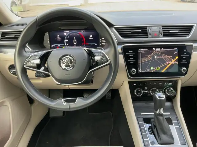 Skoda Superb view 9