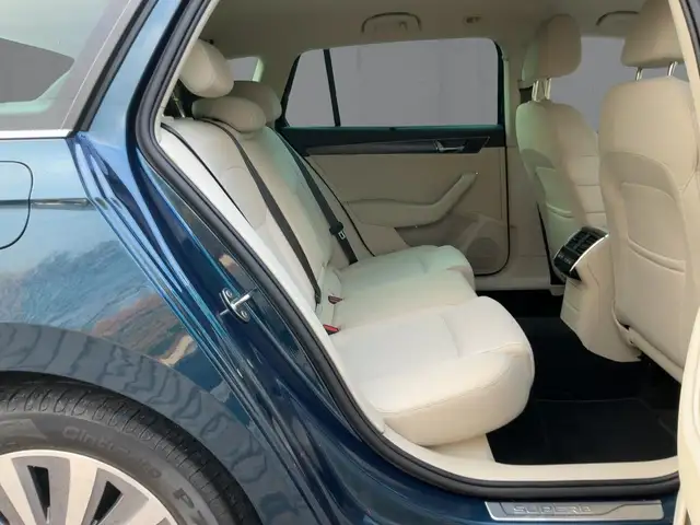 Skoda Superb view 13