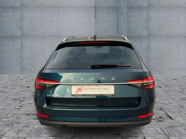 Skoda Superb view 5