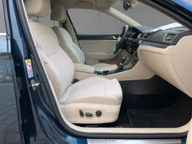 Skoda Superb view 12