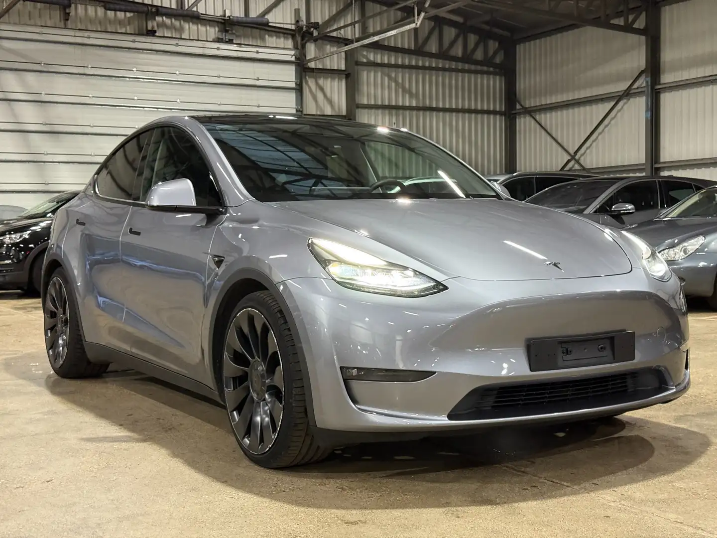 Tesla Model Y Model Y Performance Dual Motor AWD Gris - 1