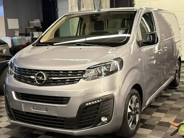 Opel Vivaro 2.0d AUTOMATIQUE bj. 2022 amper 31000km 177pk Euro 6