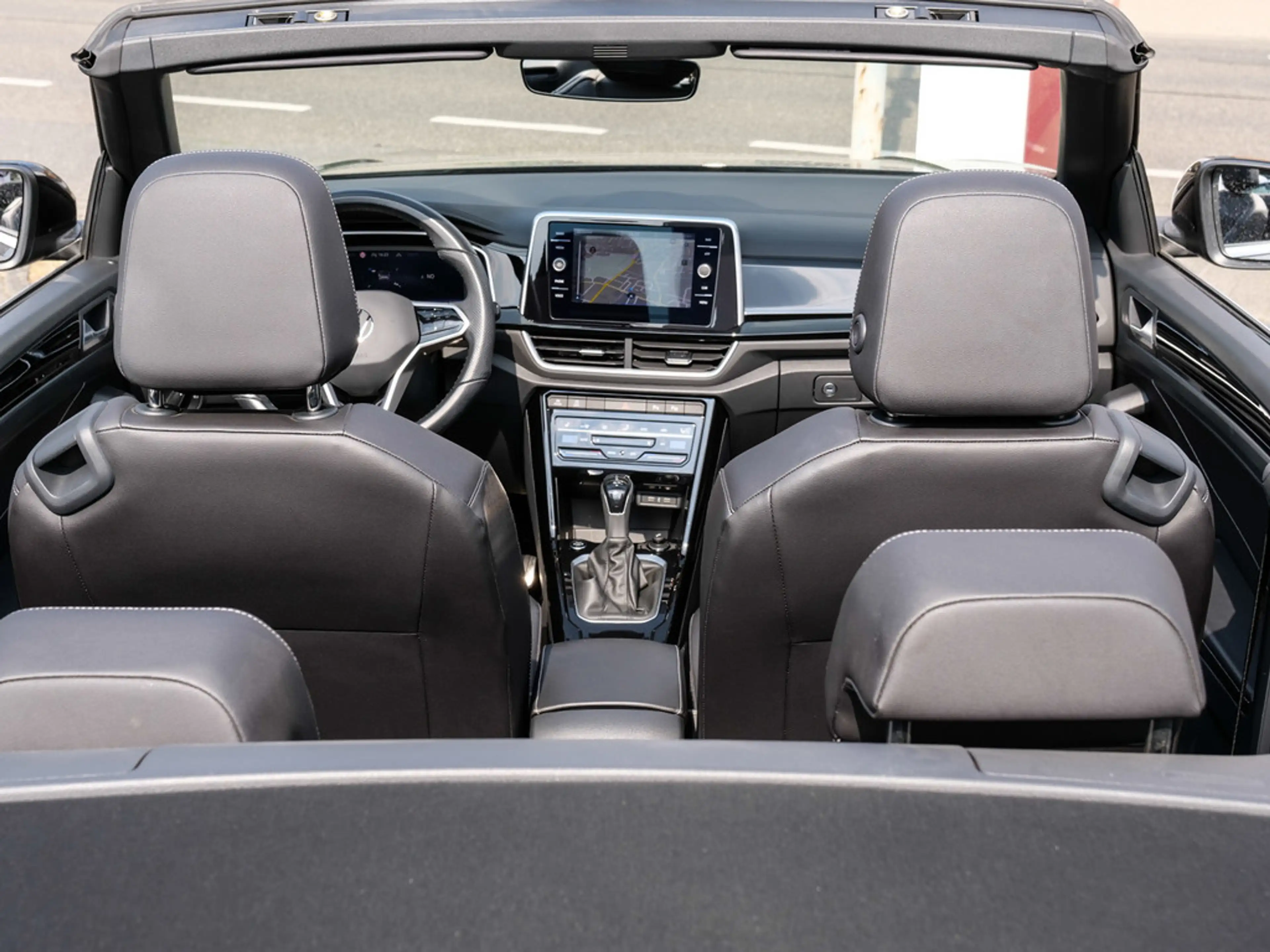 Volkswagen T-Roc Cabriolet 1.5 TSI R-Line Beats/ACC/Kamera/Navi/LED — photo 11