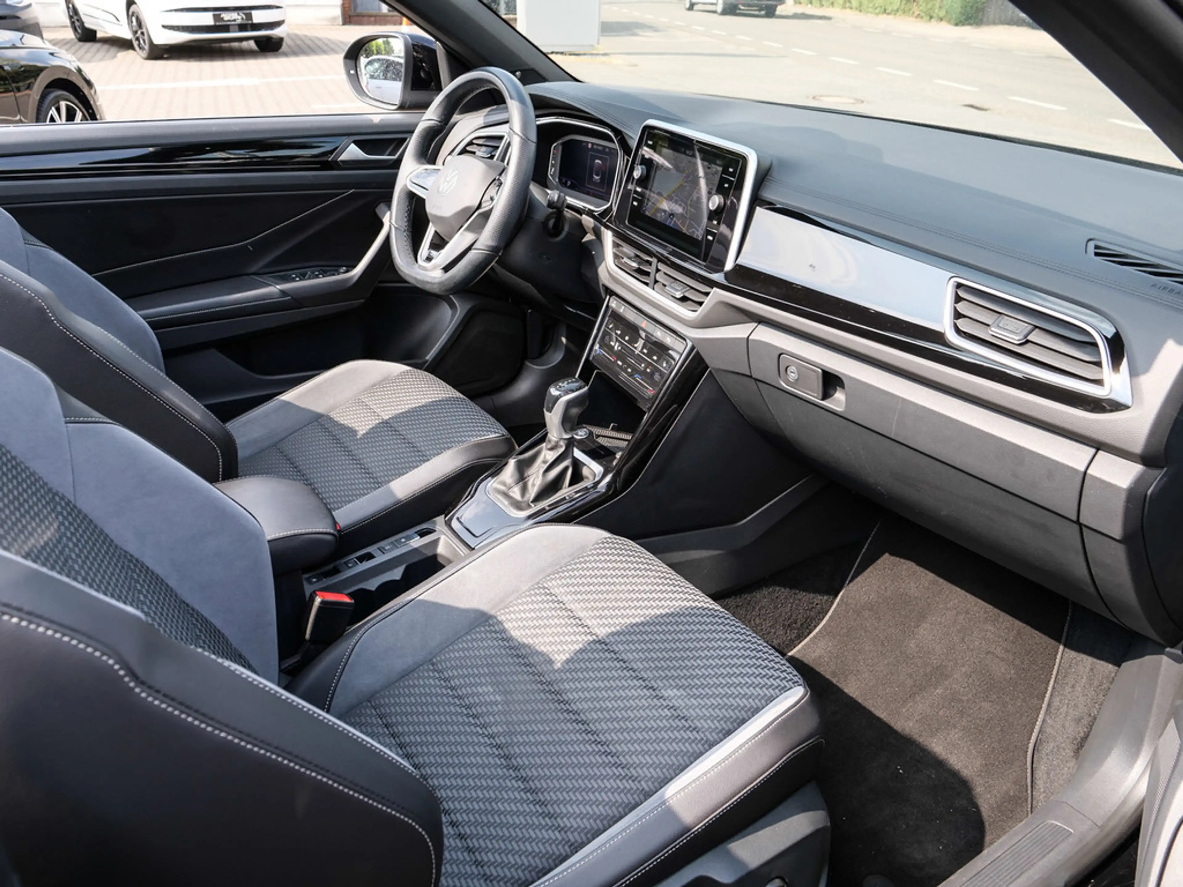 Volkswagen T-Roc Cabriolet 1.5 TSI R-Line Beats/ACC/Kamera/Navi/LED — photo 12