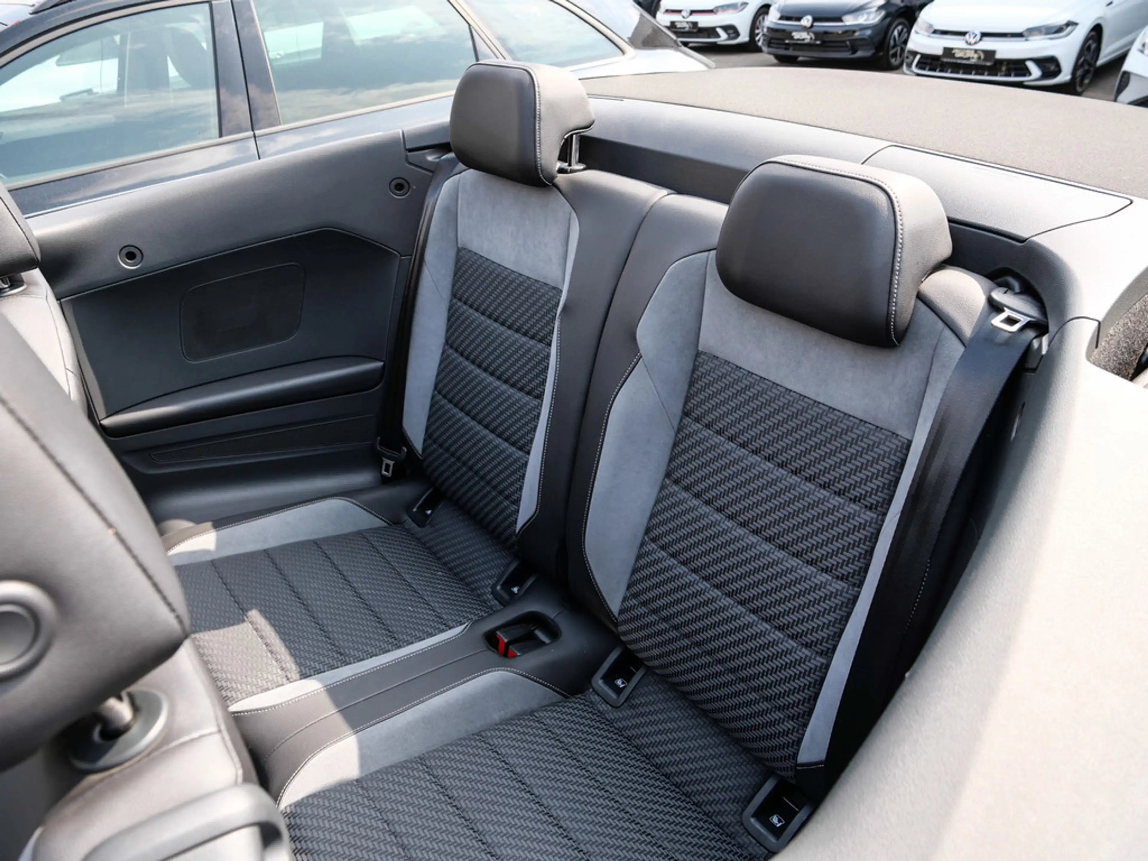 Volkswagen T-Roc Cabriolet 1.5 TSI R-Line Beats/ACC/Kamera/Navi/LED — photo 10