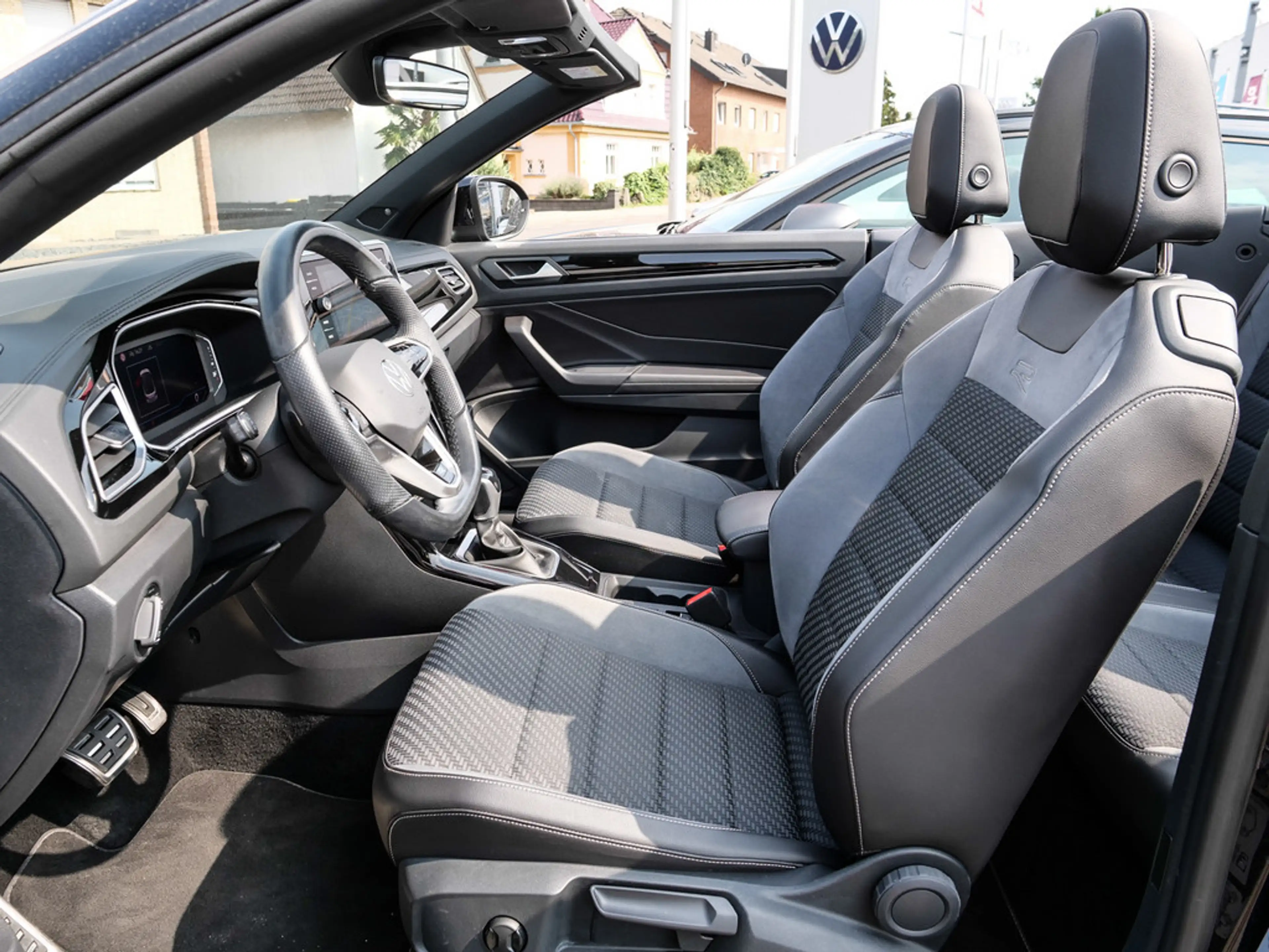 Volkswagen T-Roc Cabriolet 1.5 TSI R-Line Beats/ACC/Kamera/Navi/LED — photo 8