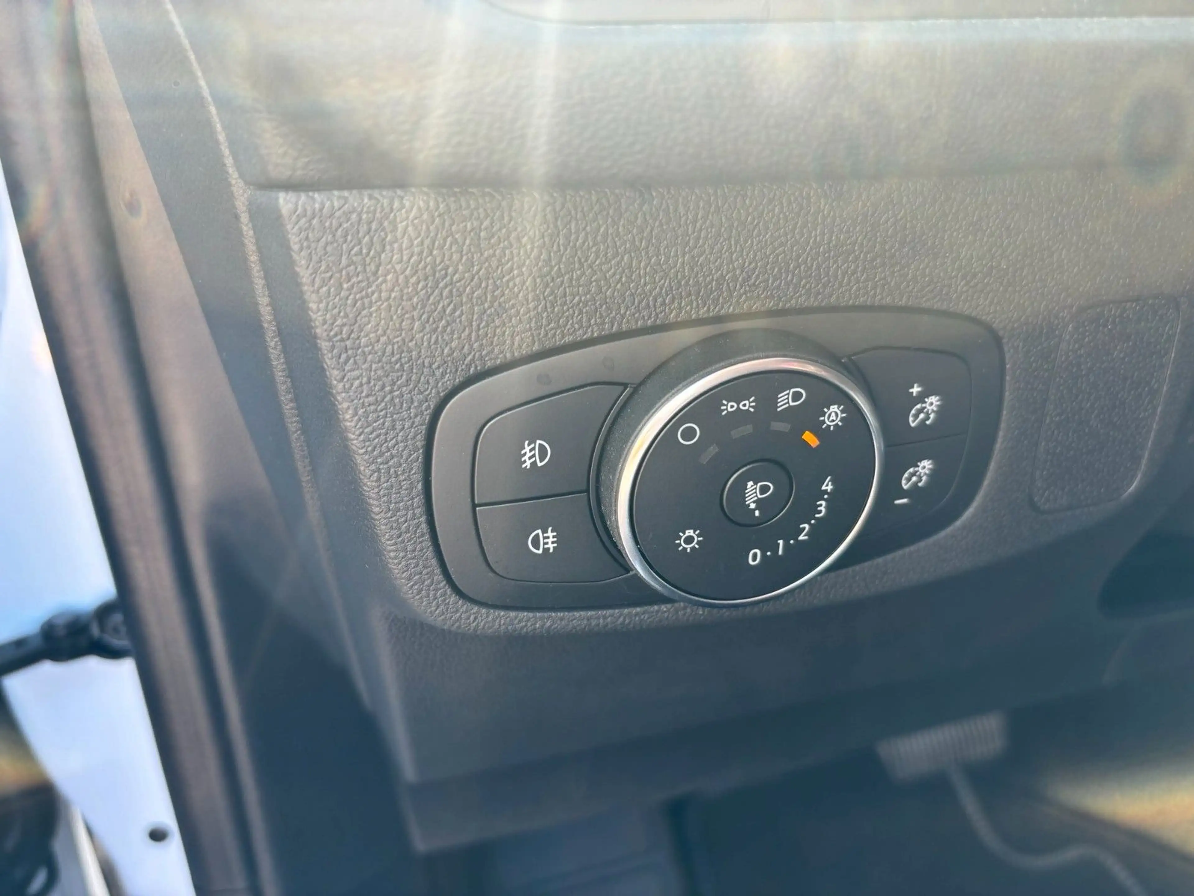 Ford Focus 1.5 Limousine Titanium X Business — photo 8