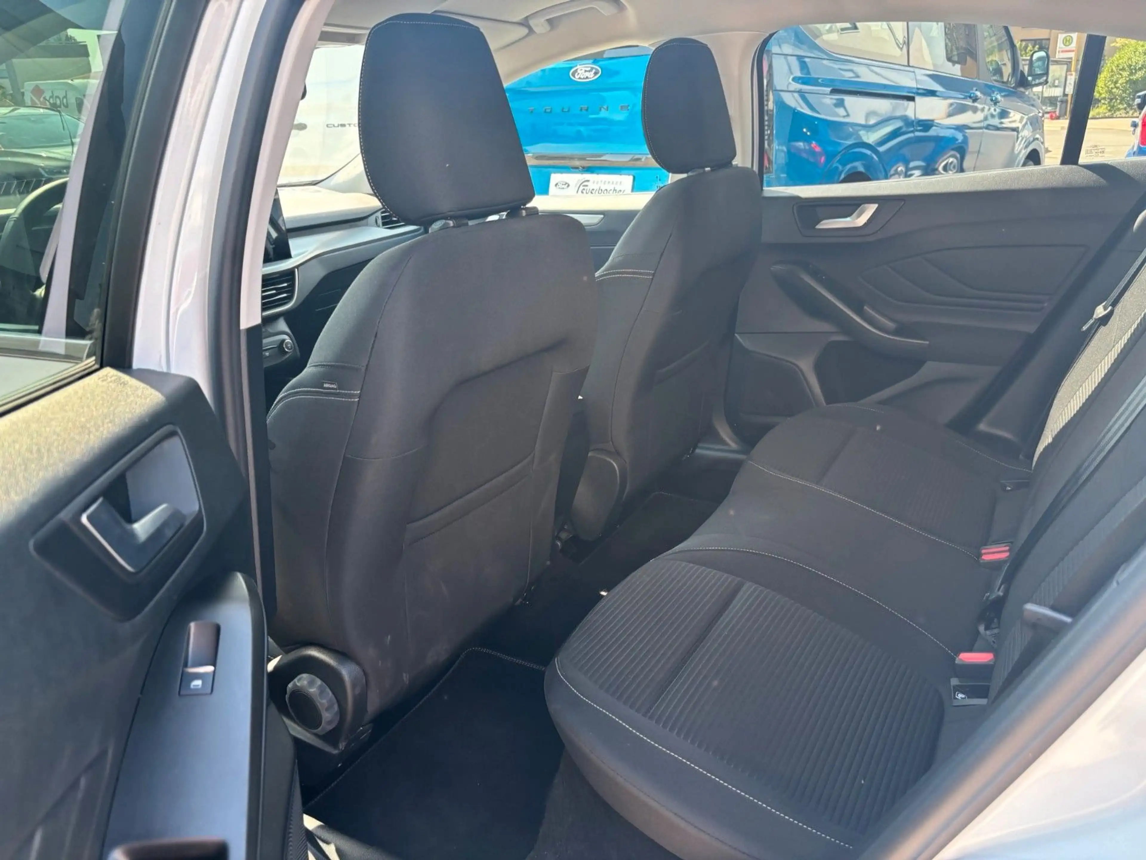 Ford Focus 1.5 Limousine Titanium X Business — photo 12