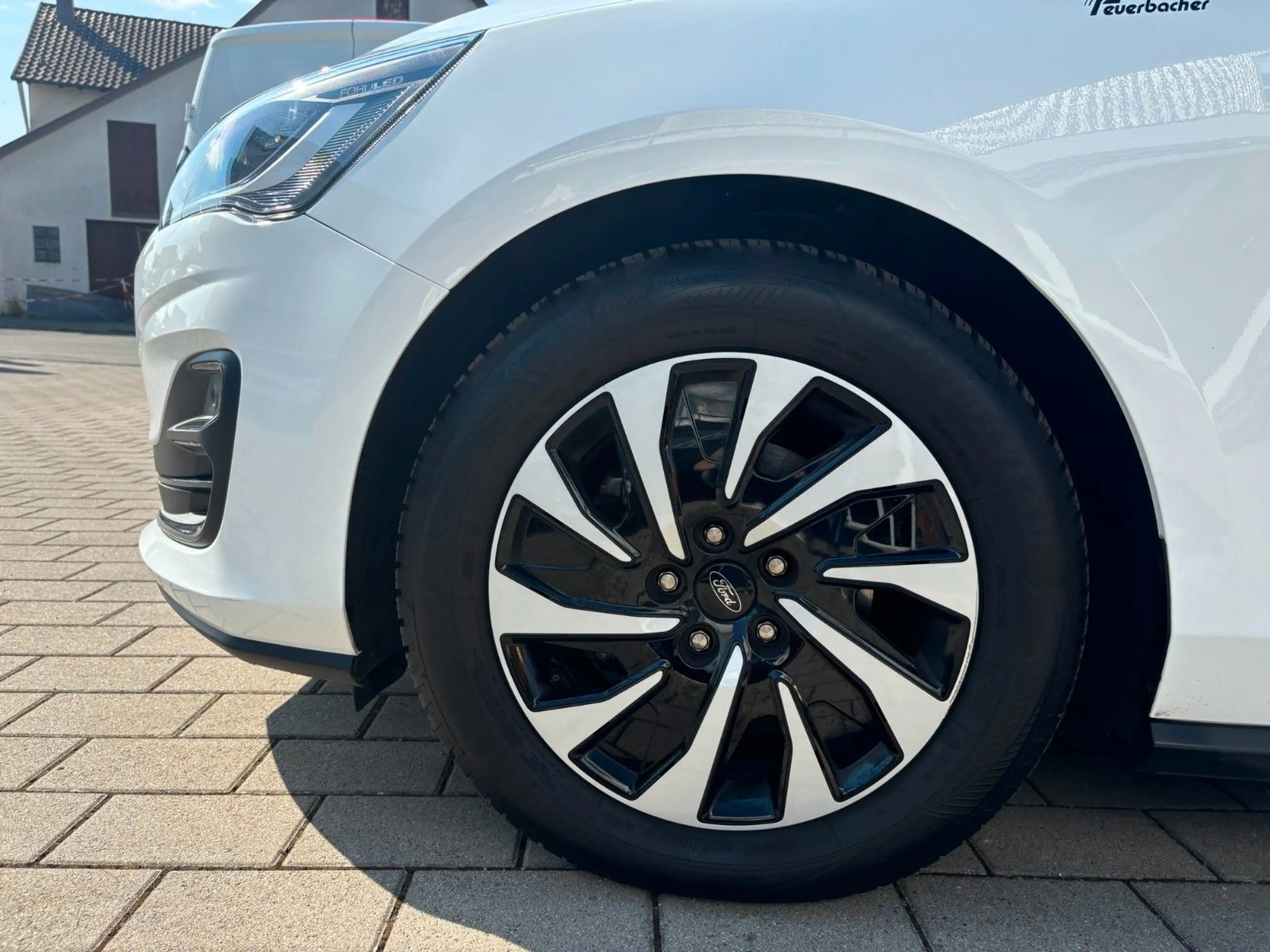 Ford Focus 1.5 Limousine Titanium X Business — photo 5