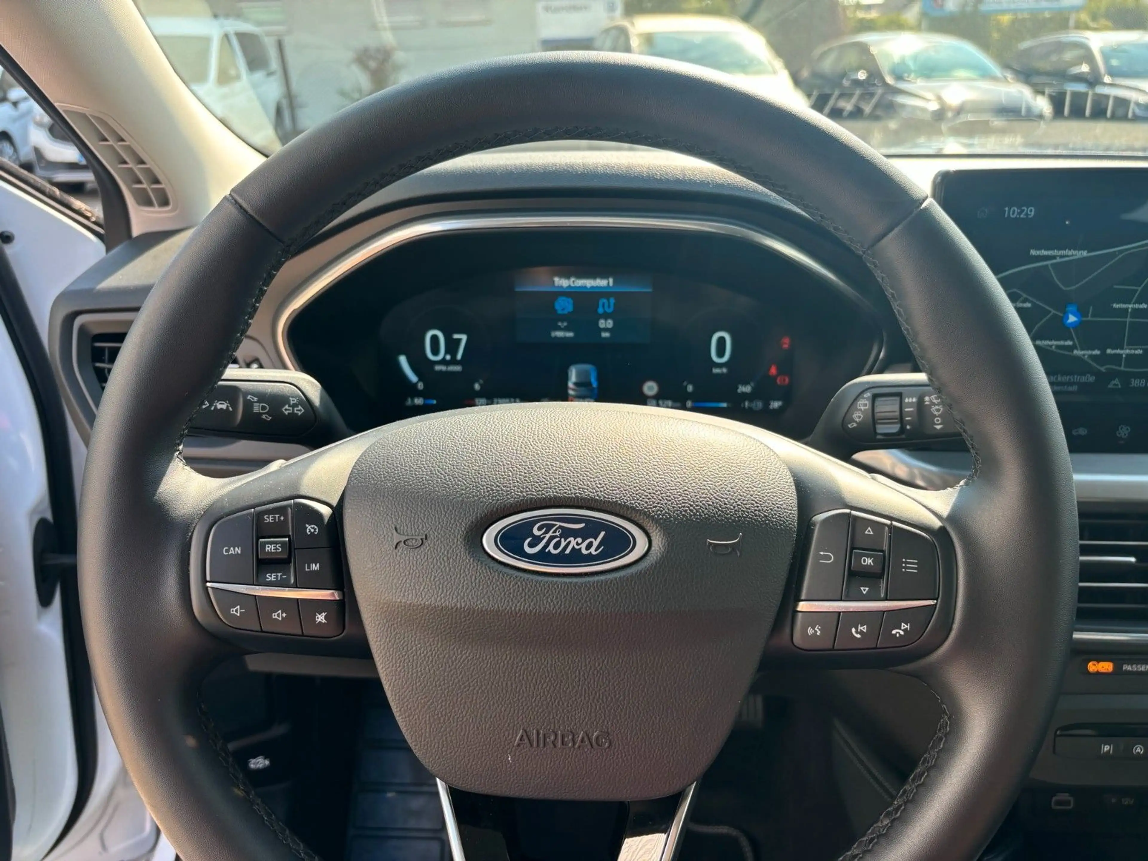 Ford Focus 1.5 Limousine Titanium X Business — photo 9