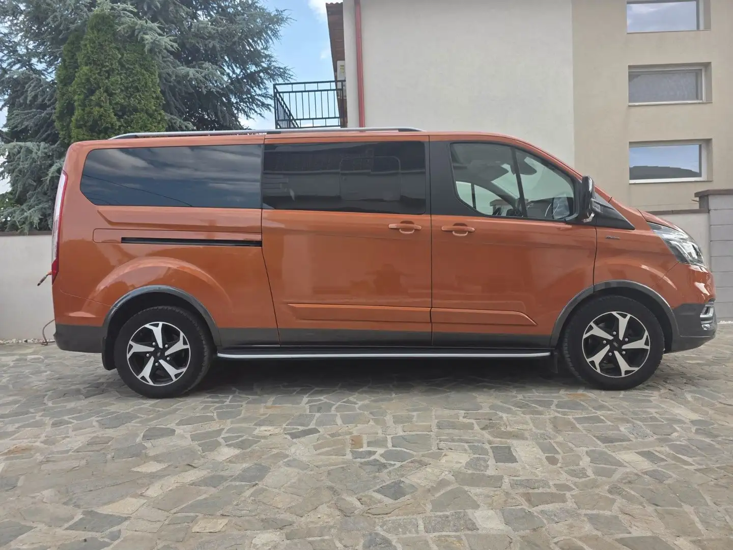 Ford Tourneo Custom L2 ACTIVE Orange - 2