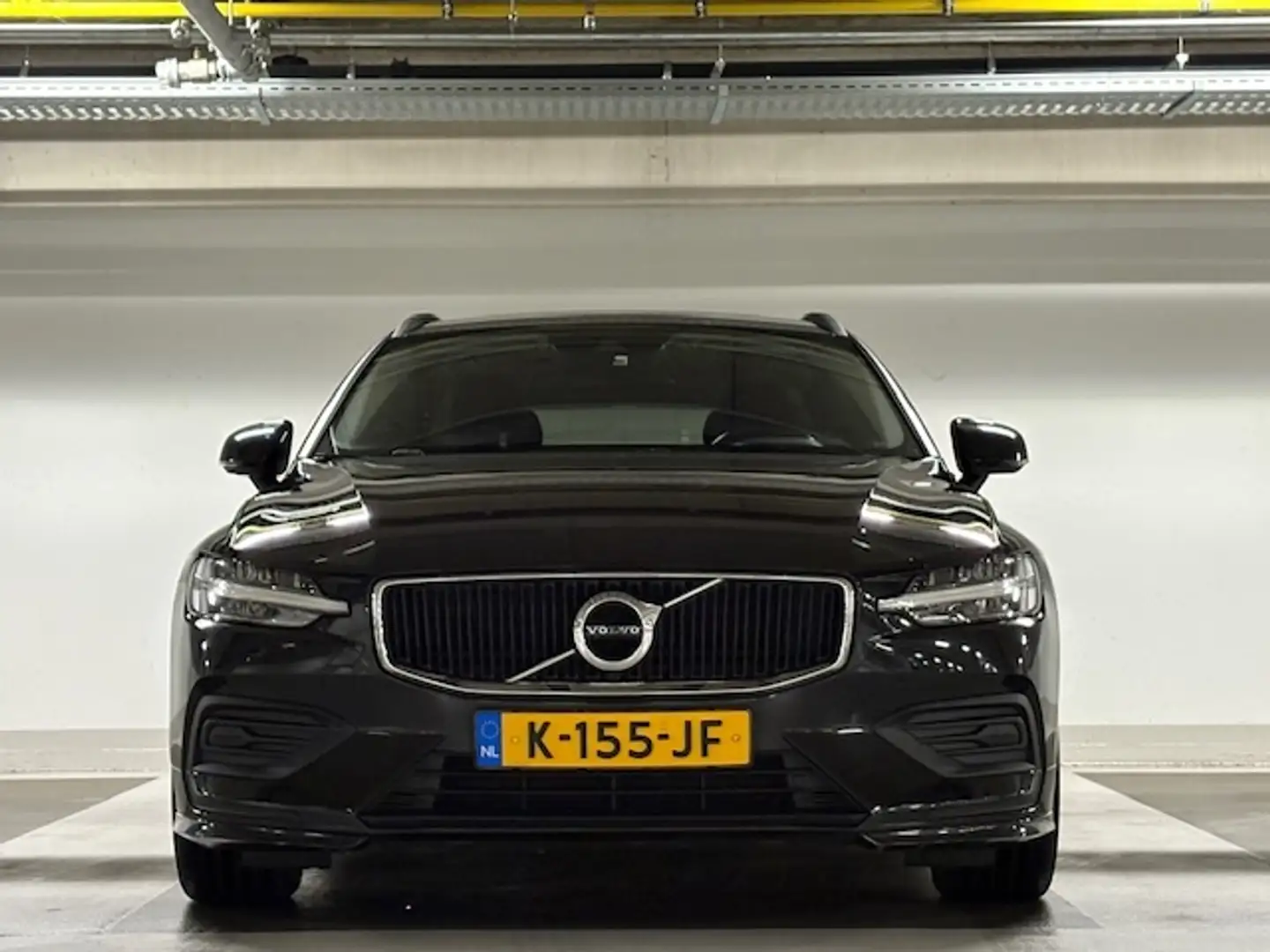 Volvo V60 2.0 B3 - spoilerpakket - cruise - Navi - Zwart - 2