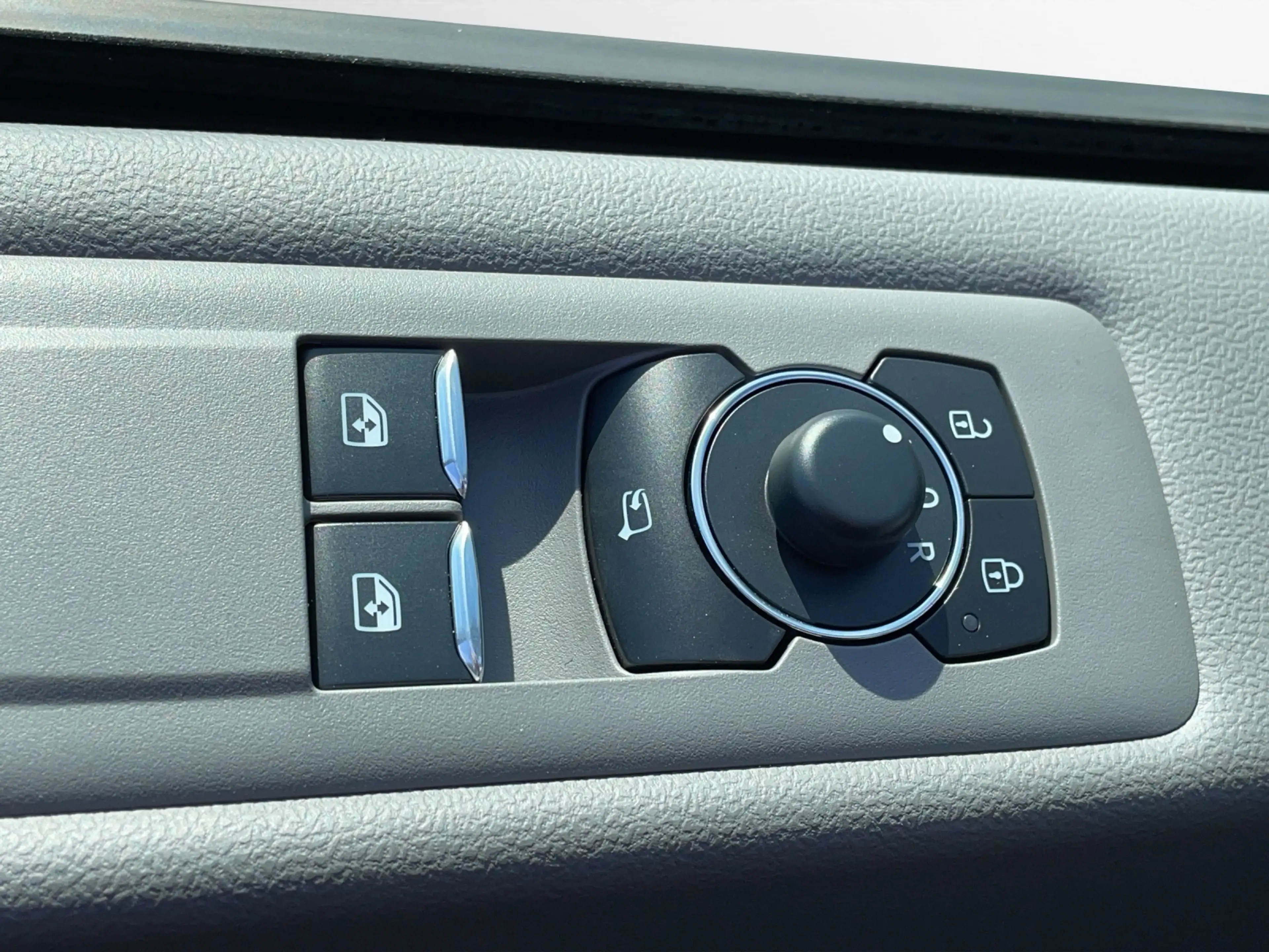 Volkswagen T7 Caravelle 2.0 TDI Automatik Style lang 4MOTION — photo 6