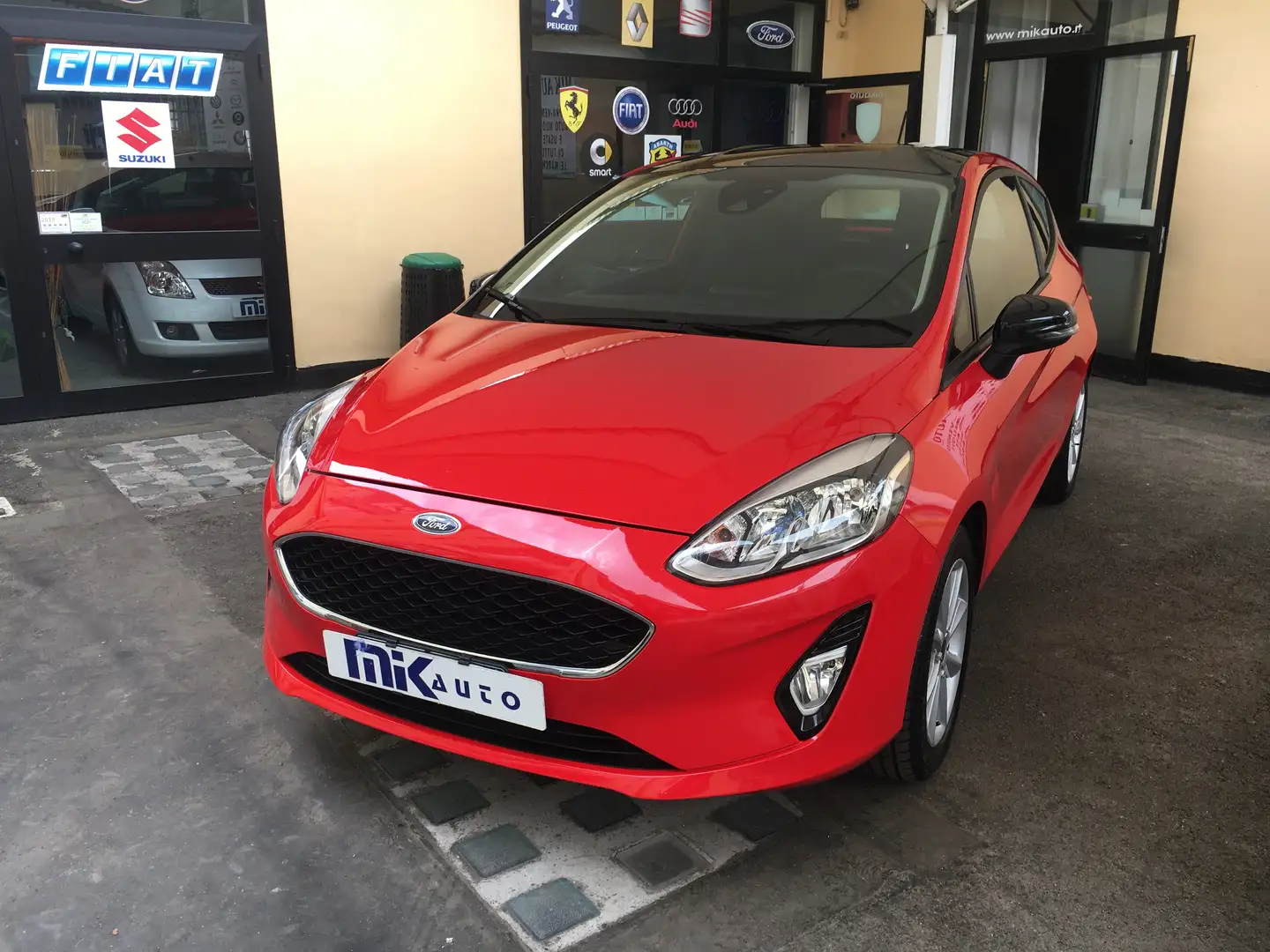 Ford Fiesta 3p 1.1 Plus 70cv Rosso - 1
