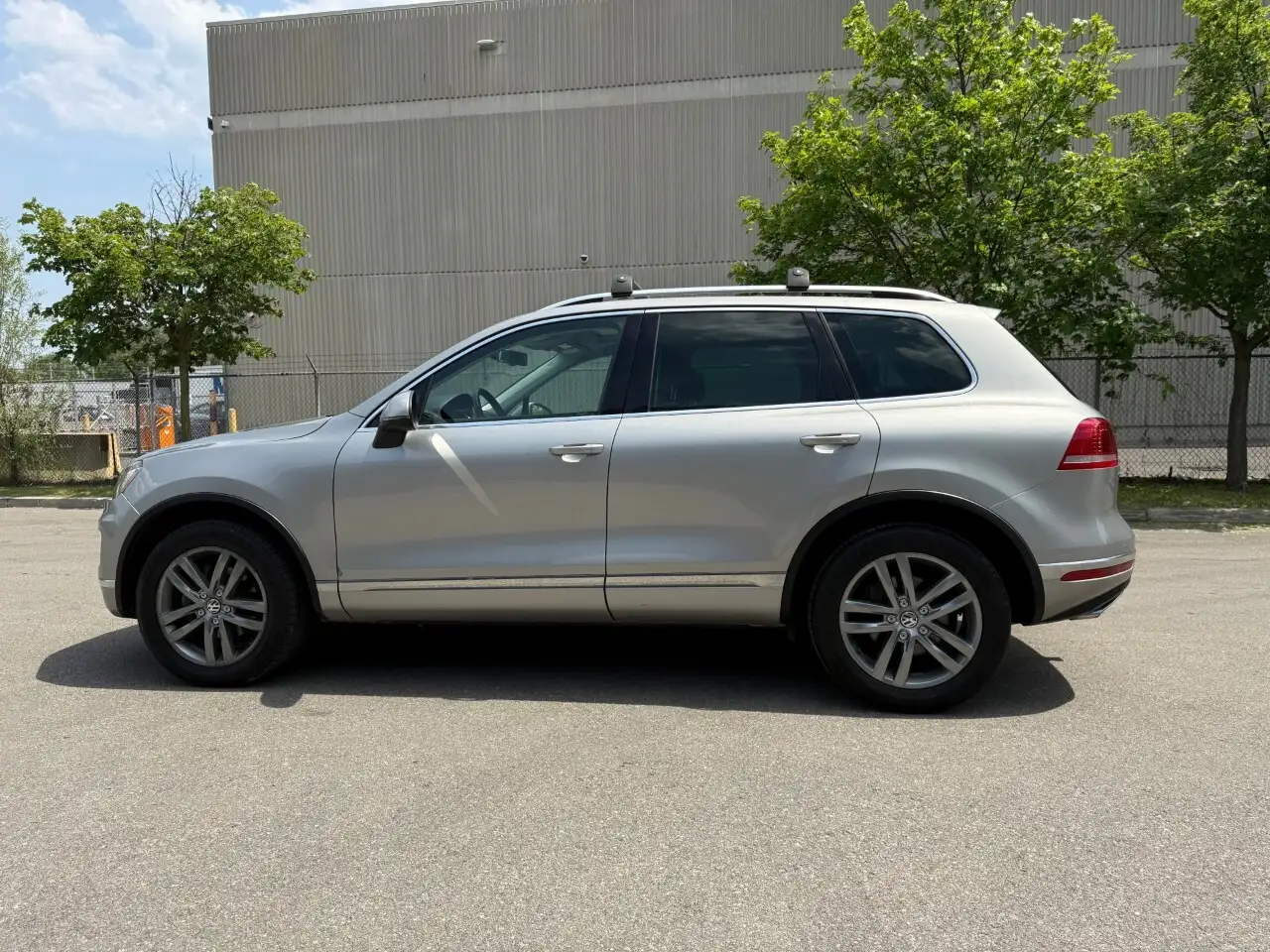 Volkswagen Touareg снимка Volkswagen Touareg