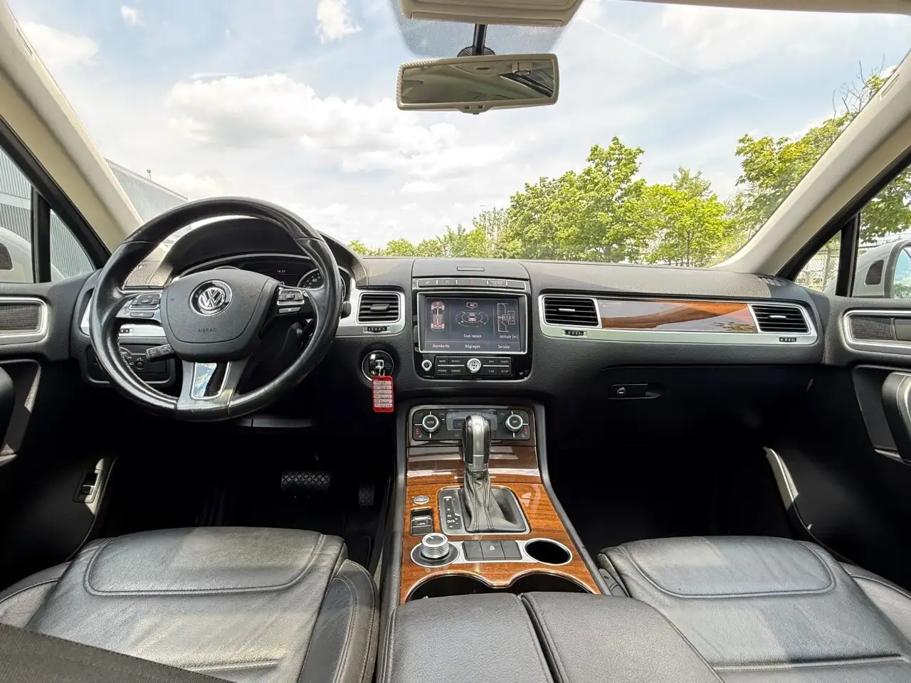 Volkswagen Touareg снимка Volkswagen Touareg