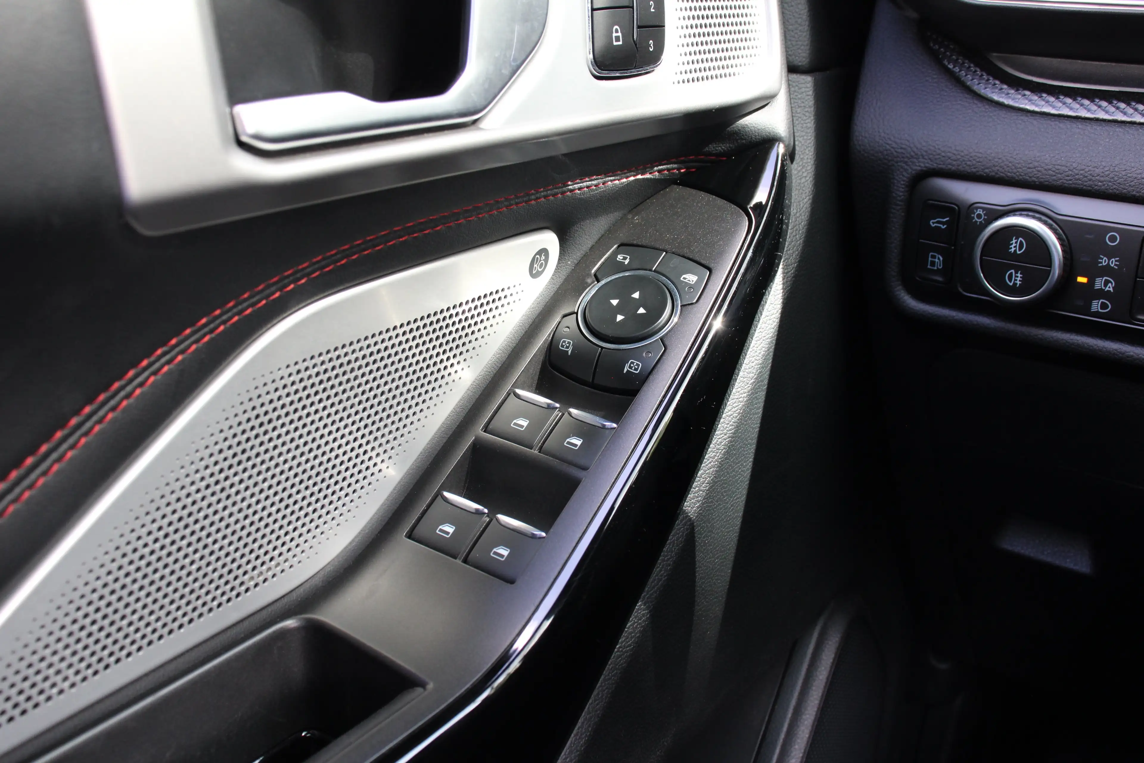 Ford Explorer ST-Line Plug-in-Hybrid 4x4 | 360° Camera | Voorsto — photo 16