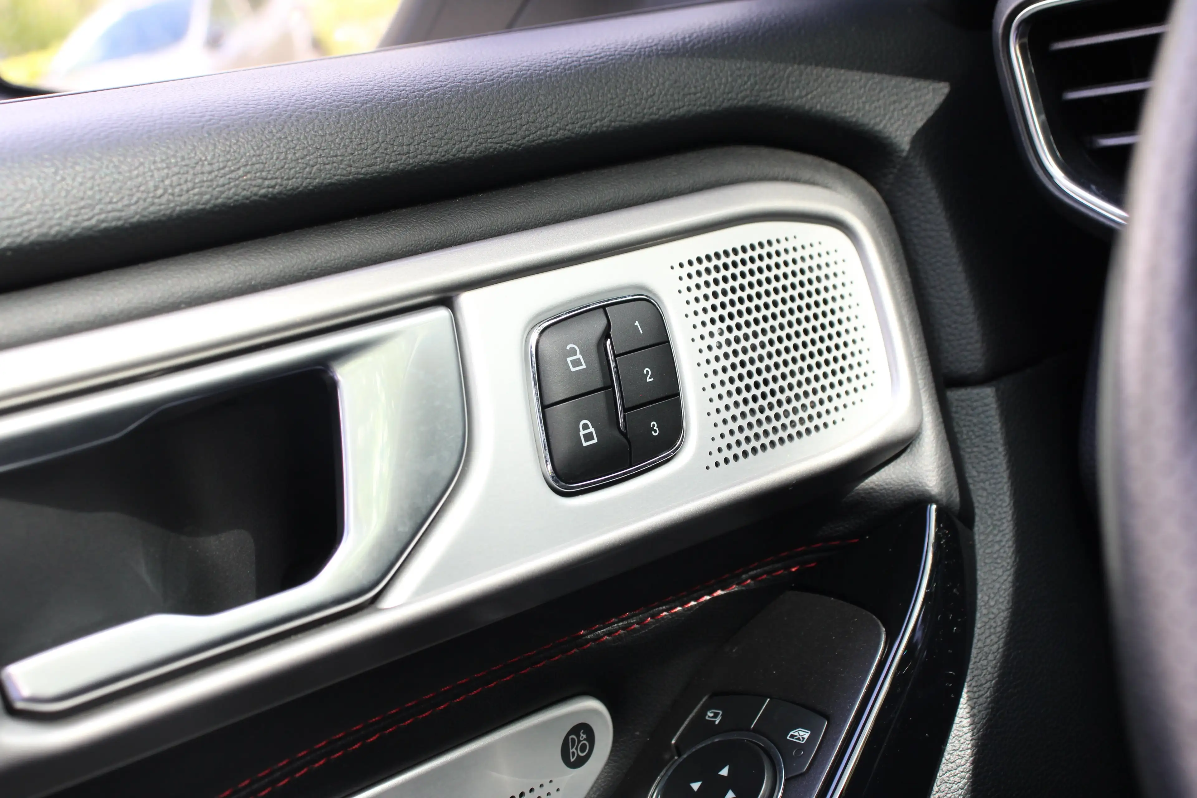 Ford Explorer ST-Line Plug-in-Hybrid 4x4 | 360° Camera | Voorsto — photo 9