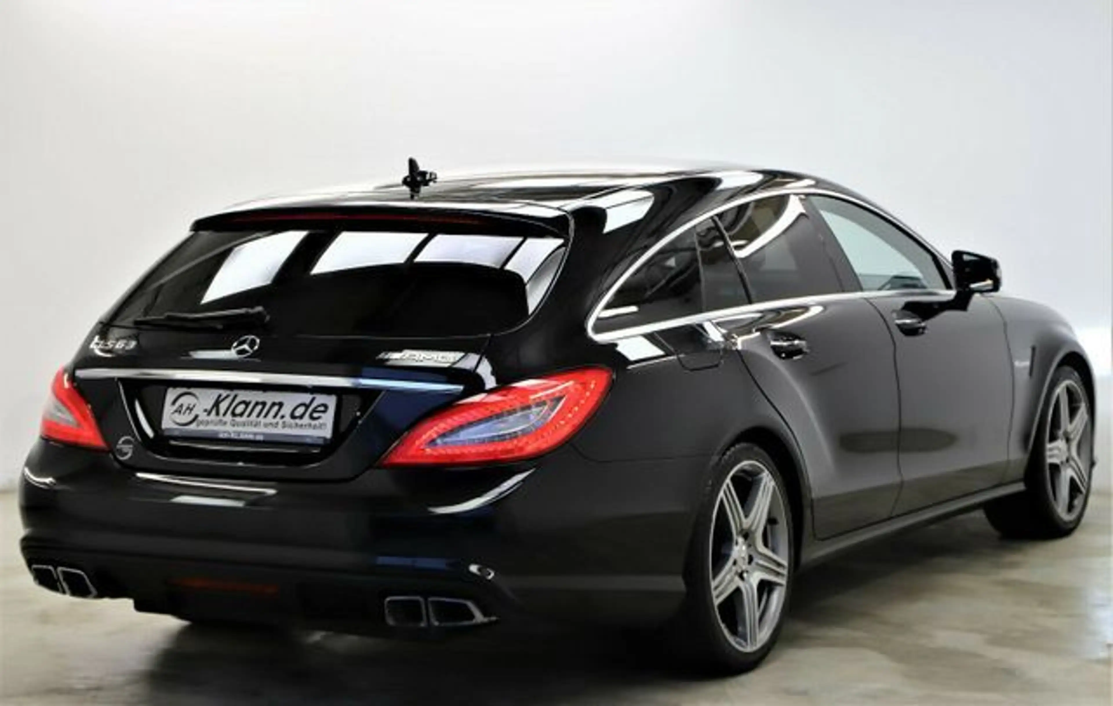 Mercedes-Benz CLS 63 AMG 5.5 557PS V8 Biturbo Shooting Brake — photo 4