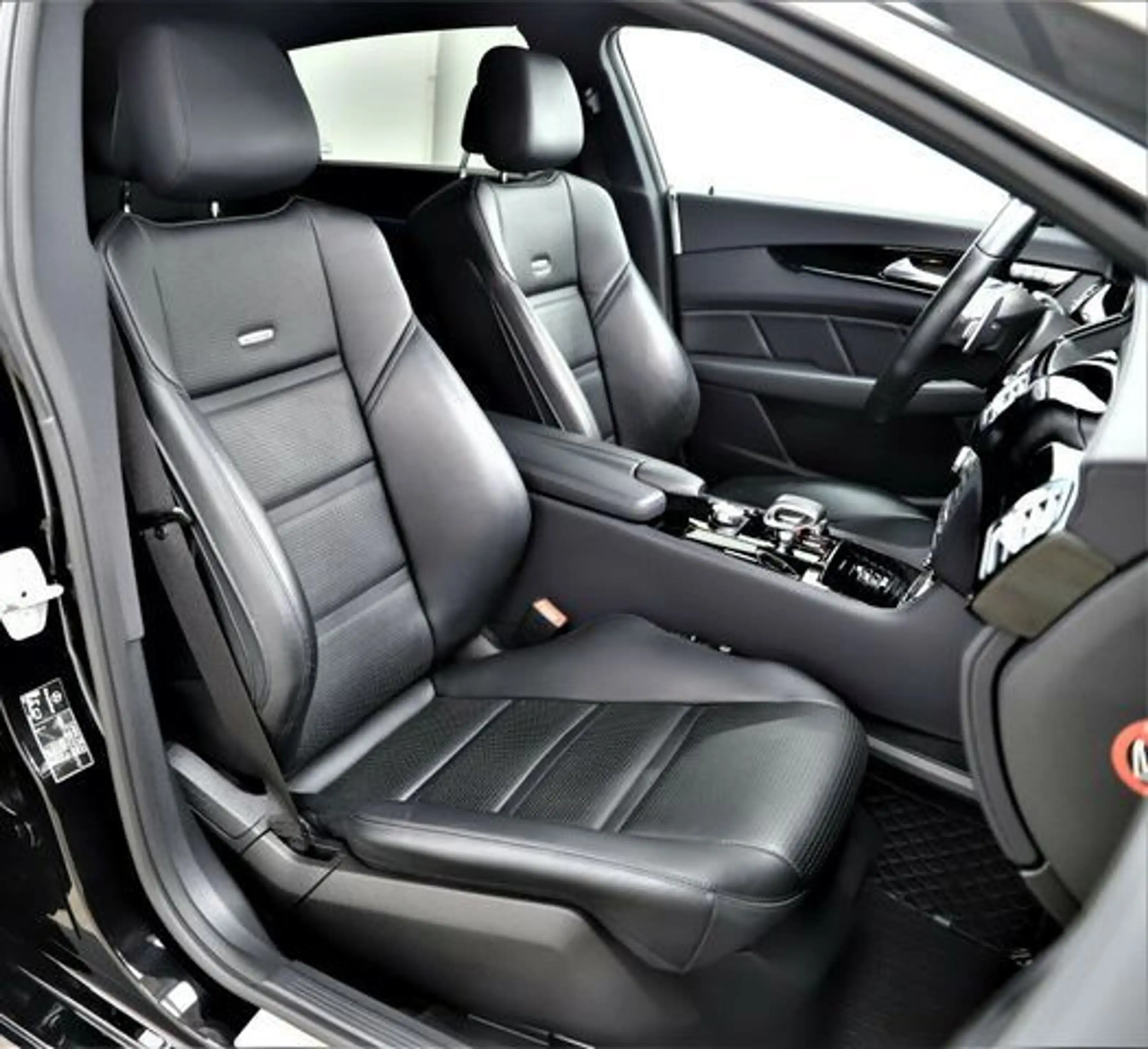 Mercedes-Benz CLS 63 AMG 5.5 557PS V8 Biturbo Shooting Brake — photo 9