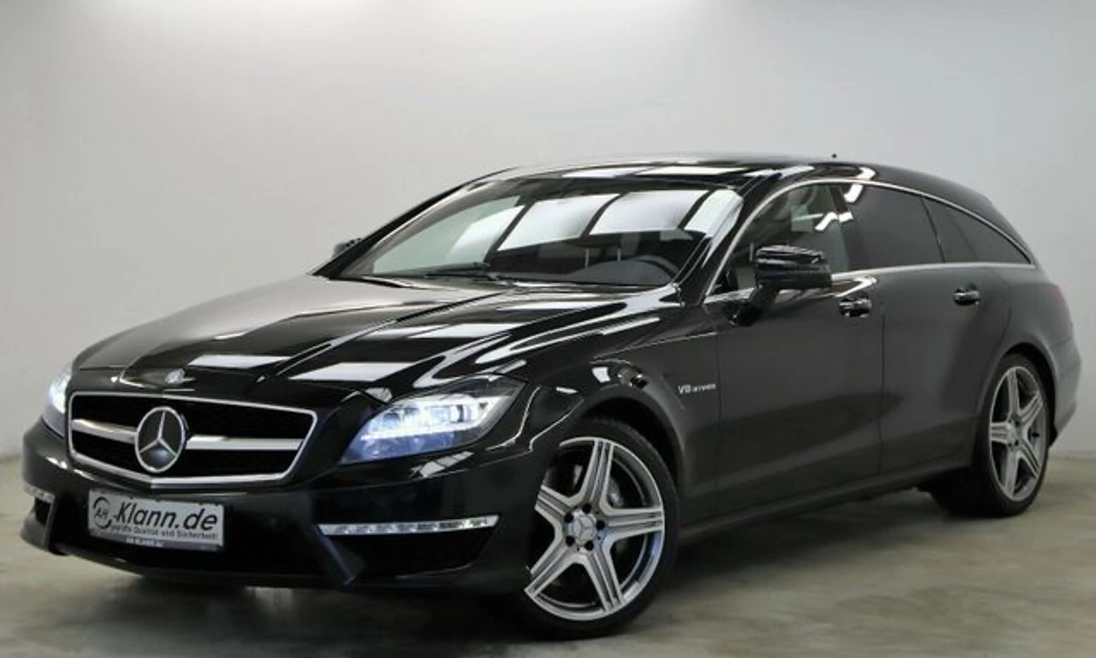 Mercedes-Benz CLS 63 AMG 5.5 557PS V8 Biturbo Shooting Brake — photo 3