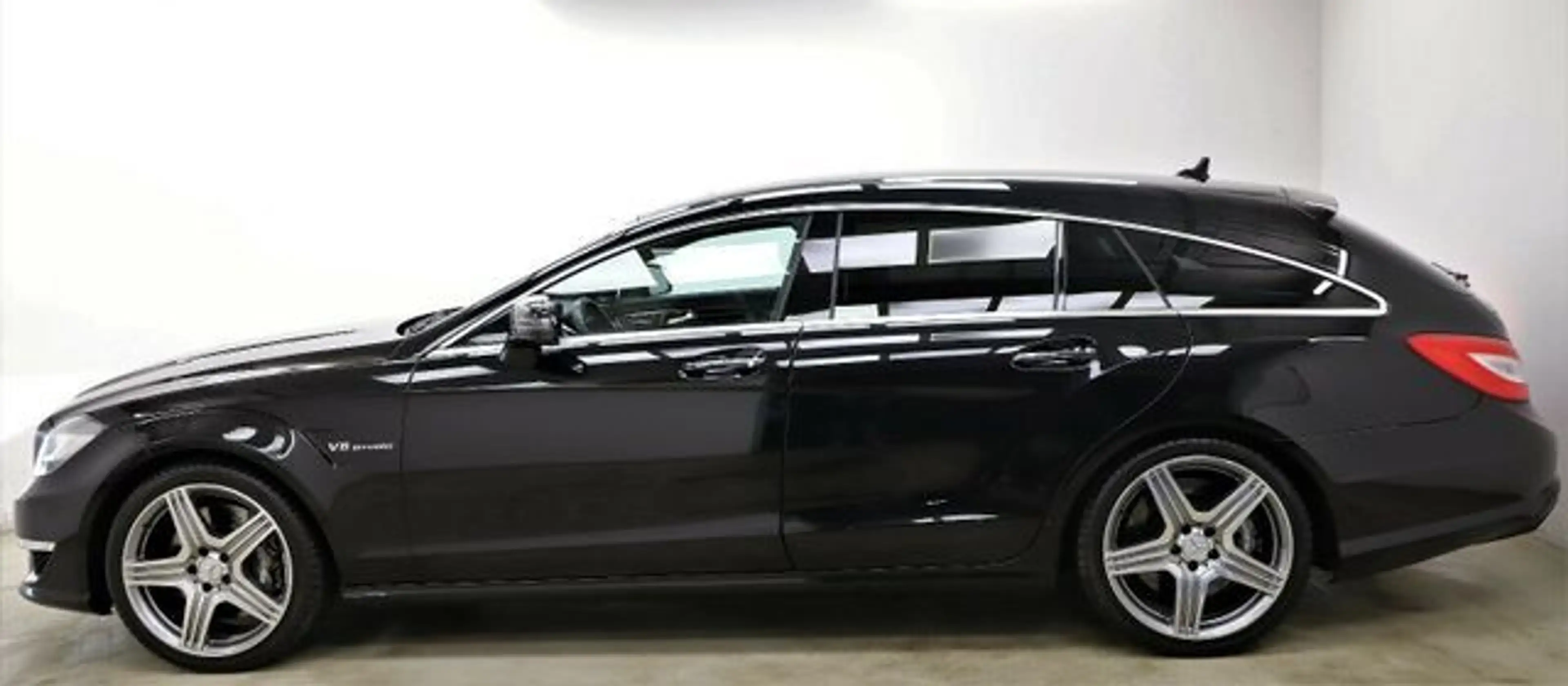 Mercedes-Benz CLS 63 AMG 5.5 557PS V8 Biturbo Shooting Brake — photo 5