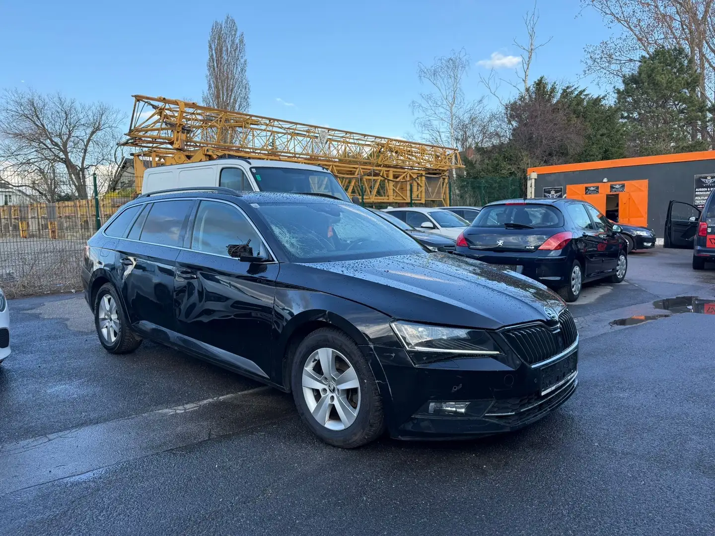Skoda Superb Kombi 2,0 TDI DSG Schwarz - 2