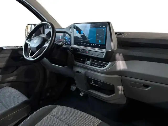 Volkswagen Caravelle view 15