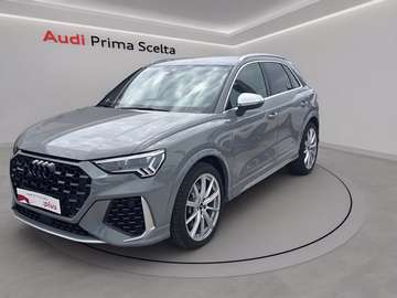 Q3 rs 2.5 quattro s-tronic