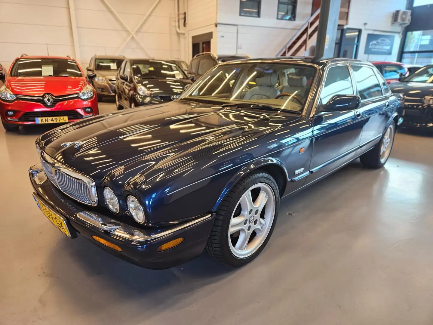 Jaguar Sovereign XJ8 4.0 V8 Blau - 1