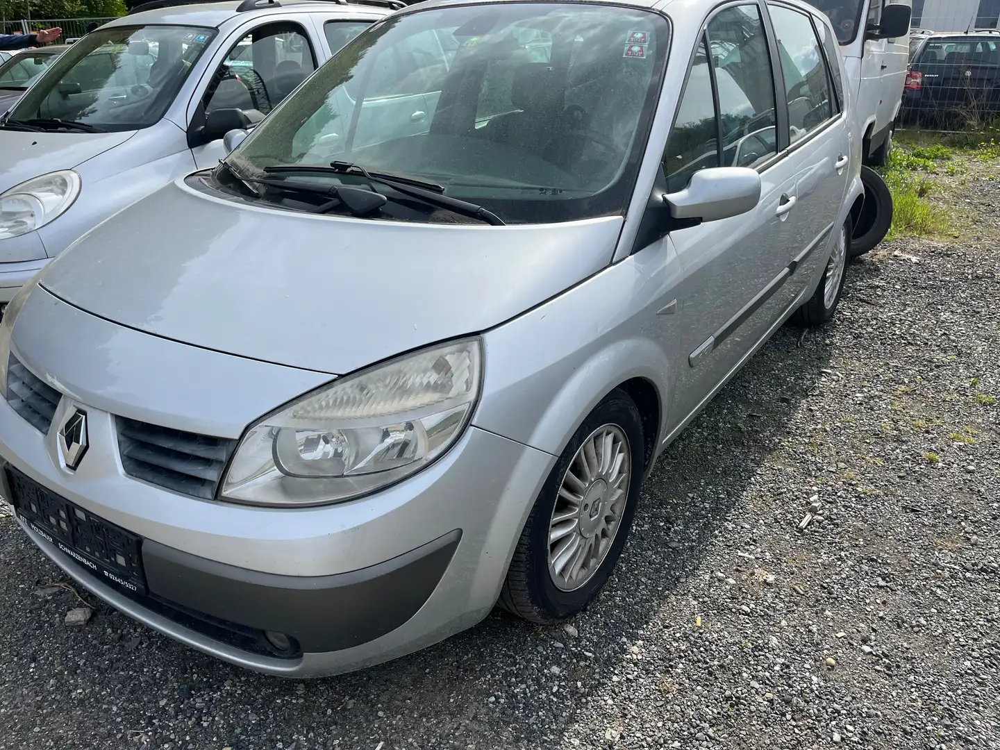 Renault Grand Scenic Scénic Authentique Komfort 1,5 dCi Silber - 2
