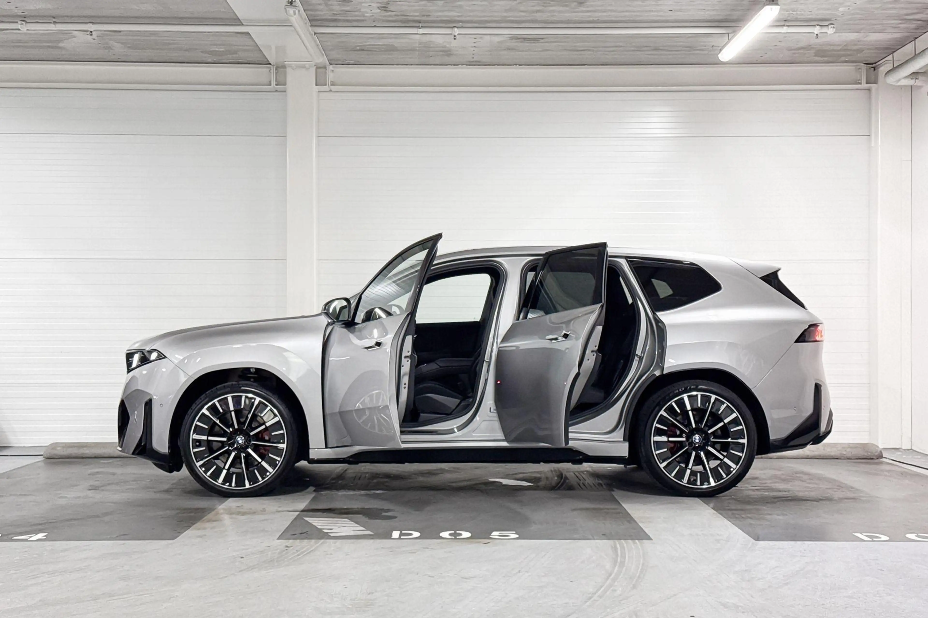 BMW iX3 40 eDrive | M-Sport Pro | Innovation Pack | Drivin — photo 3