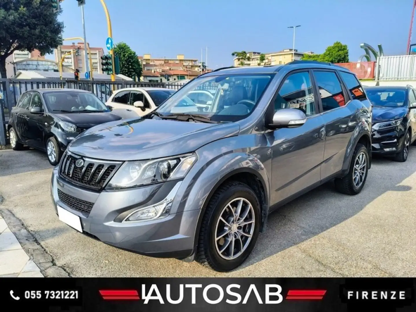 Mahindra XUV500 2.2 16V AWD W10 7 Posti Pelle Retrocamera Navi Grigio - 1