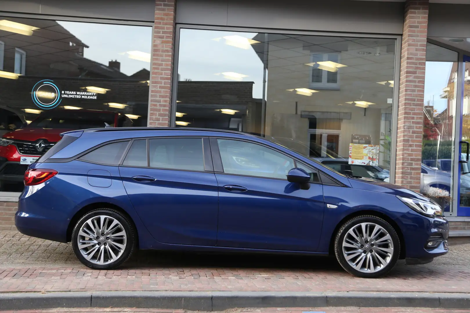 Opel Astra Sports Tourer 1.2 Launch Edition Navi BOSE Camera Blauw - 2