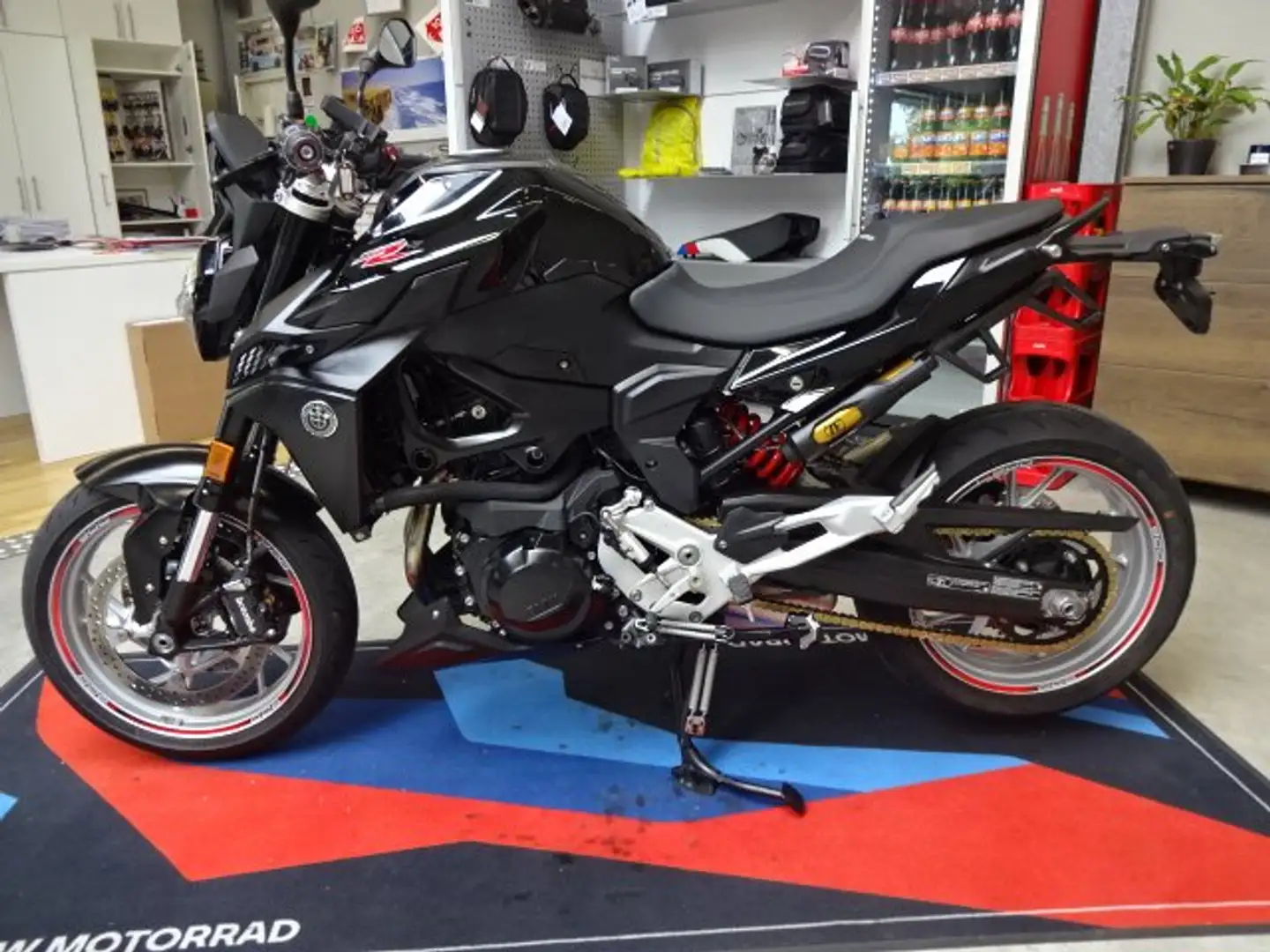 BMW F 900 R 4 Pakete Noir - 2