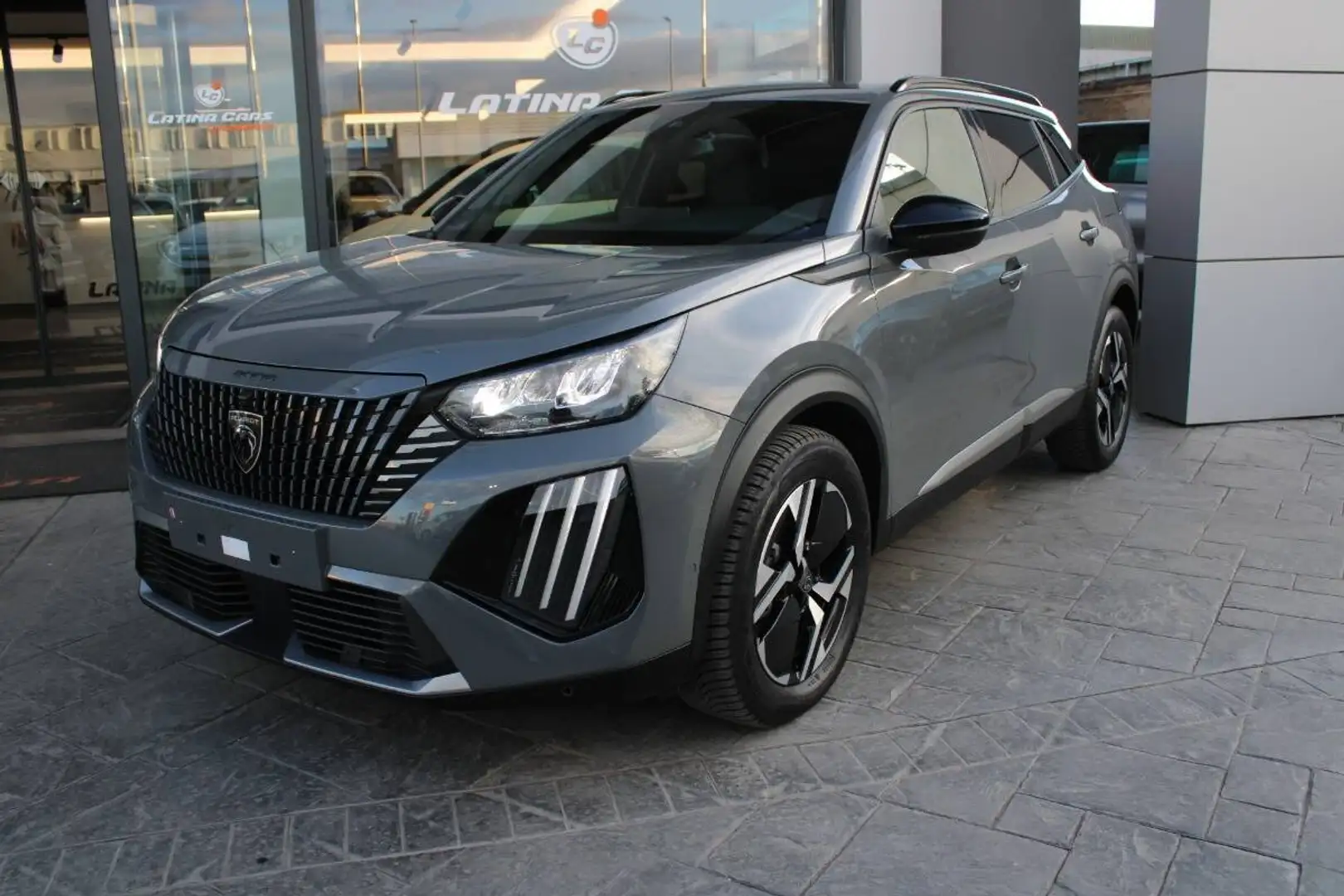 Peugeot 2008 1.2 Allure s&s 130cv eat8 con TELECAMERA A 360° Grijs - 1
