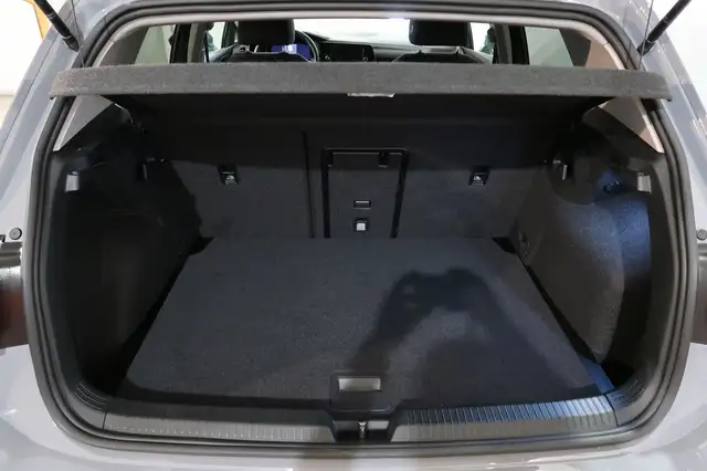 Volkswagen Golf view 9
