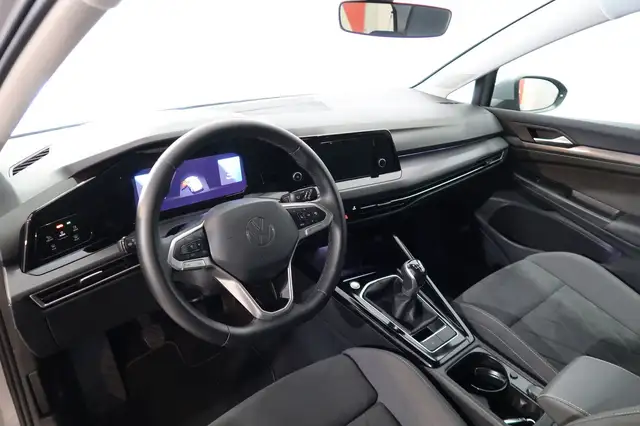 Volkswagen Golf view 2