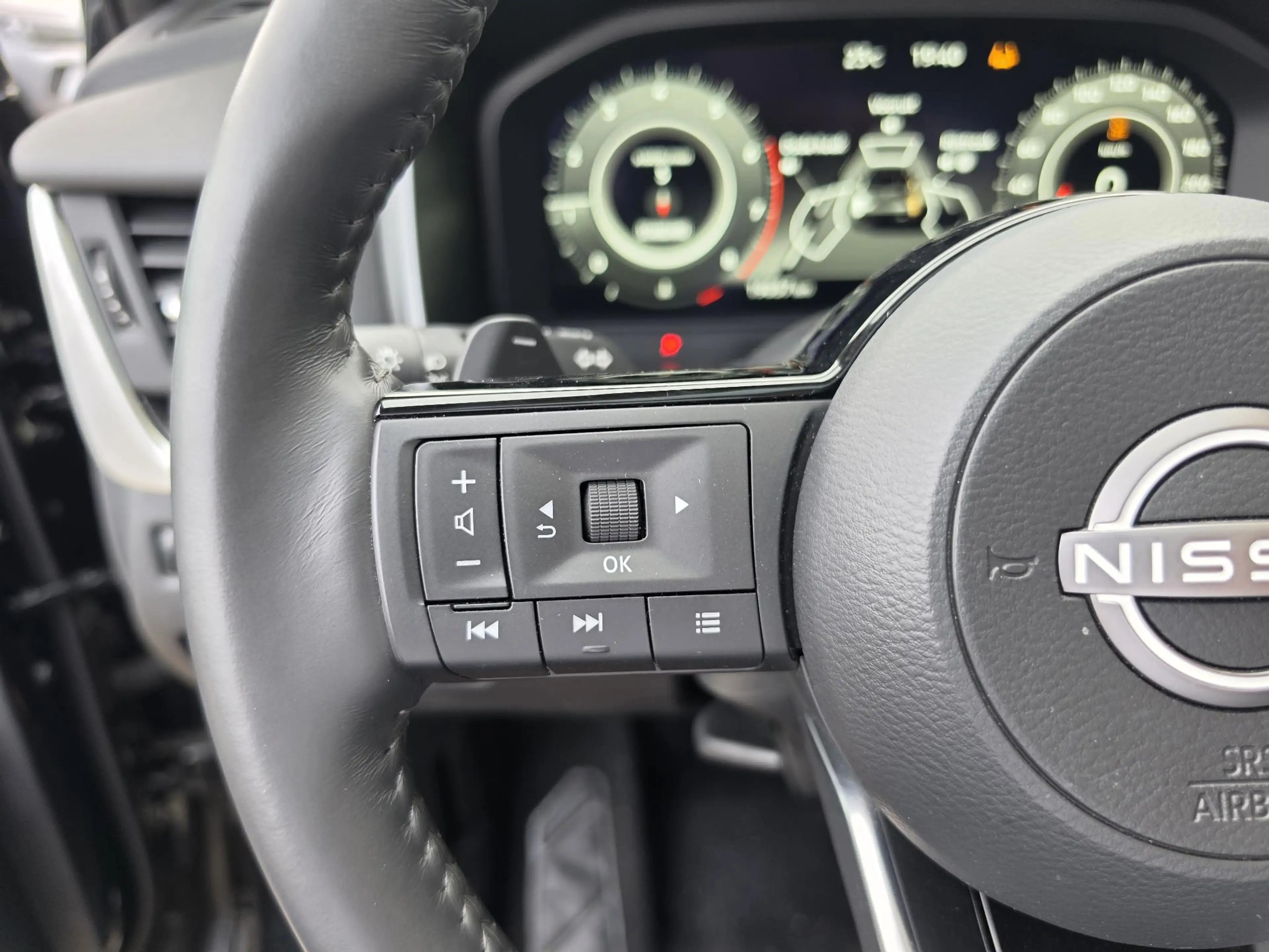 Nissan Qashqai 1.3 MHEV 158 Xtronic N-Connecta Head-Up Display | — photo 26