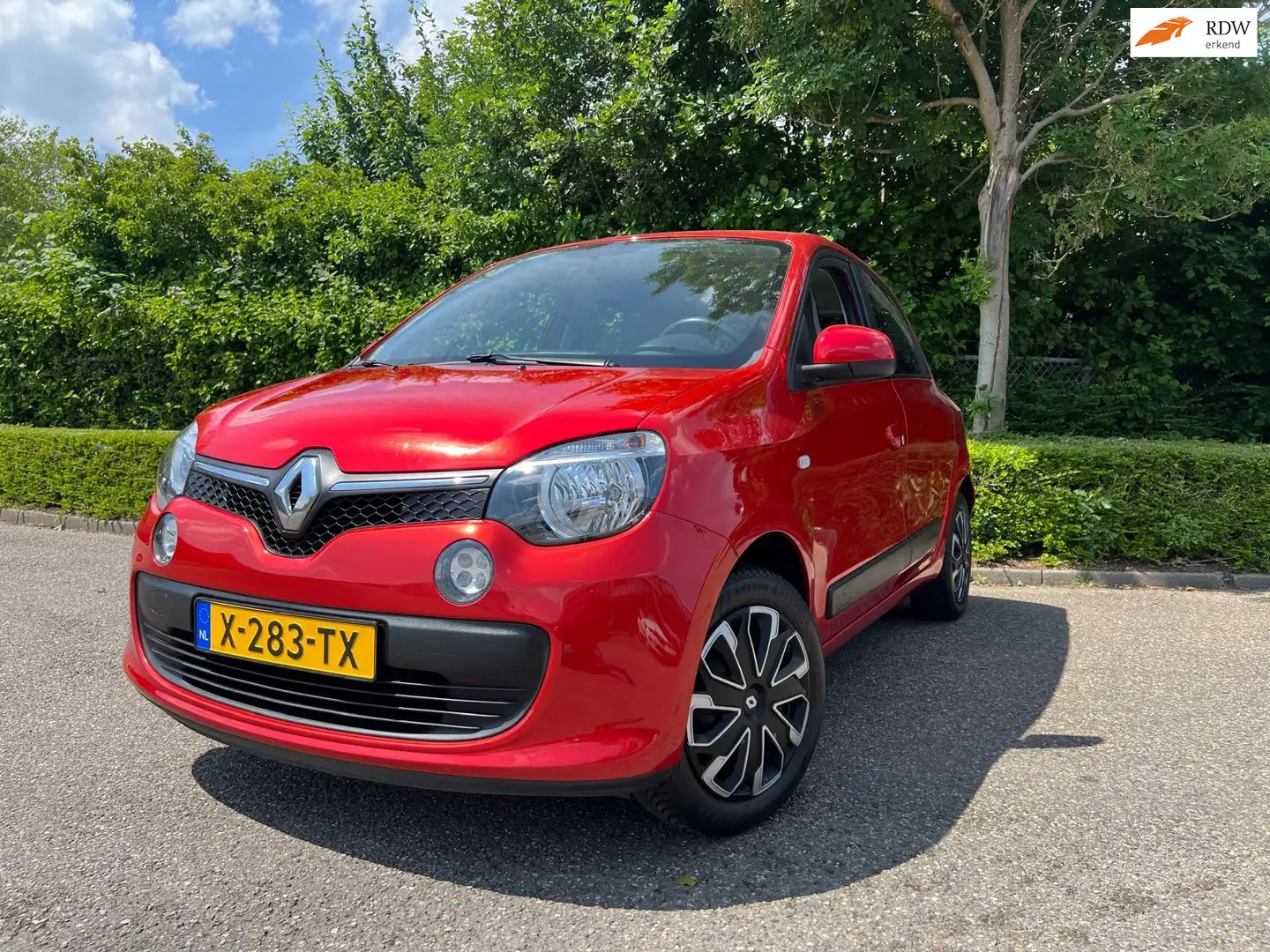 Renault Twingo 1.0 SCe Experience / Airco / Parkeersensoren / Rood - 1