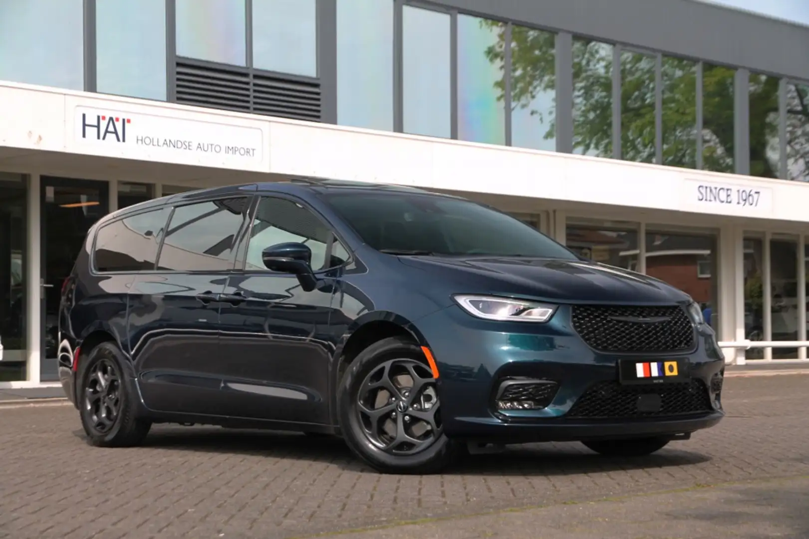 Chrysler Pacifica Hybrid PHEV Limited S Pano I ACC Blauw - 1
