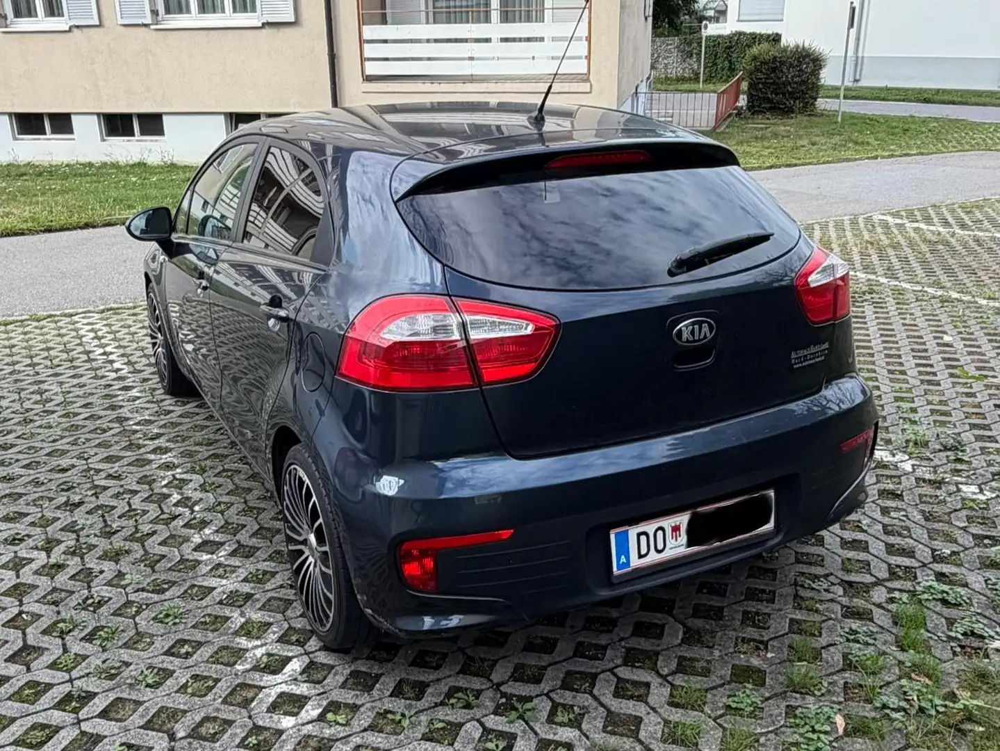 Kia Rio Rio 1,2 MPI Silber Silber Blau - 2