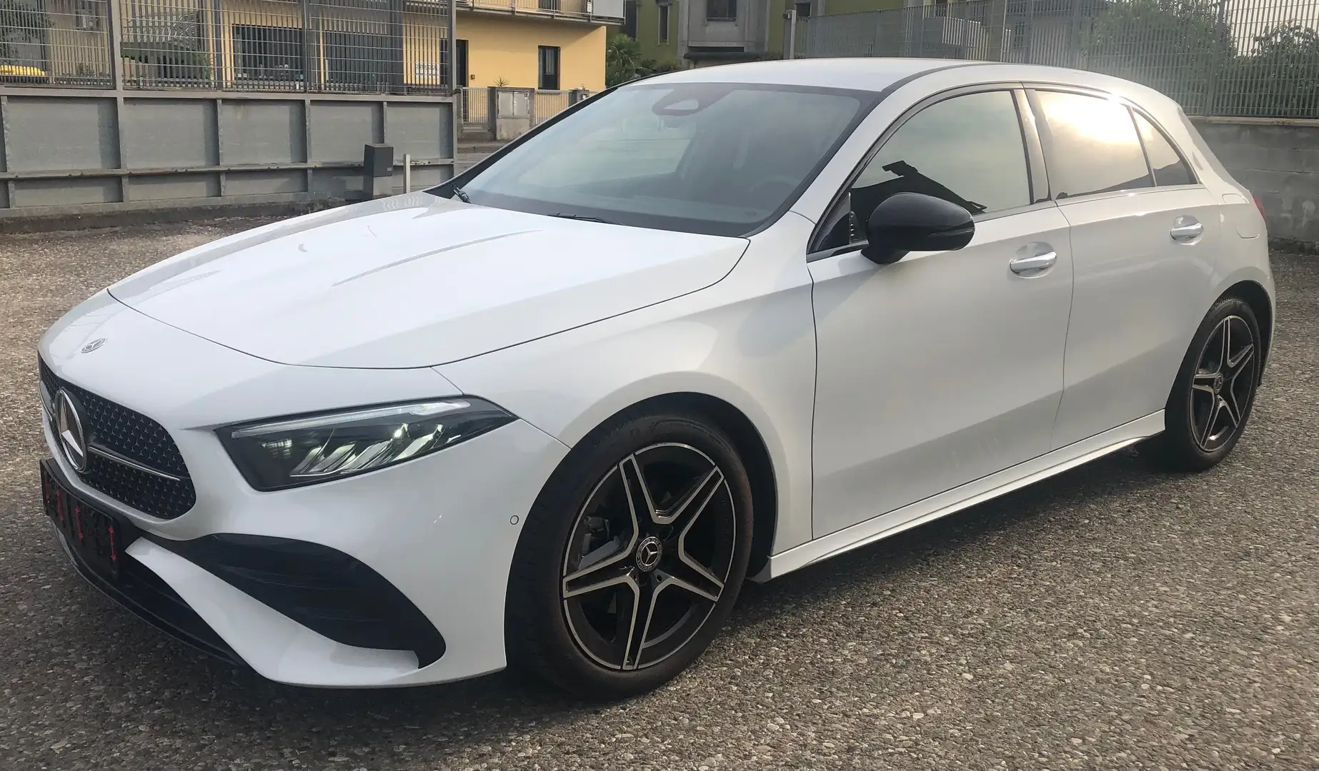 Mercedes-Benz A 180 AMG Line Premium Autom. Full Led Cerchi 18 Navi Bianco - 1