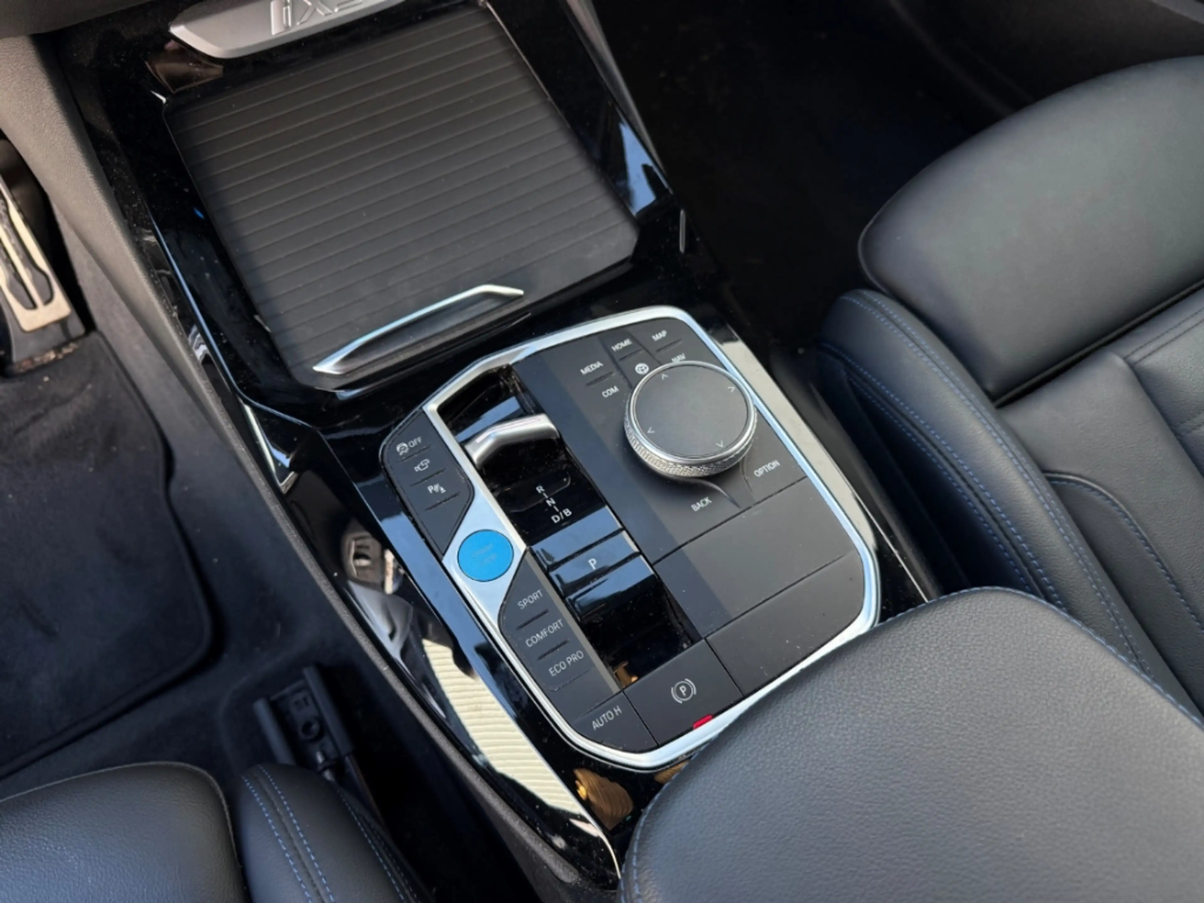 BMW iX3 M-Sport Impressive Sportpaket HUD AD AHK-klappbar — photo 10