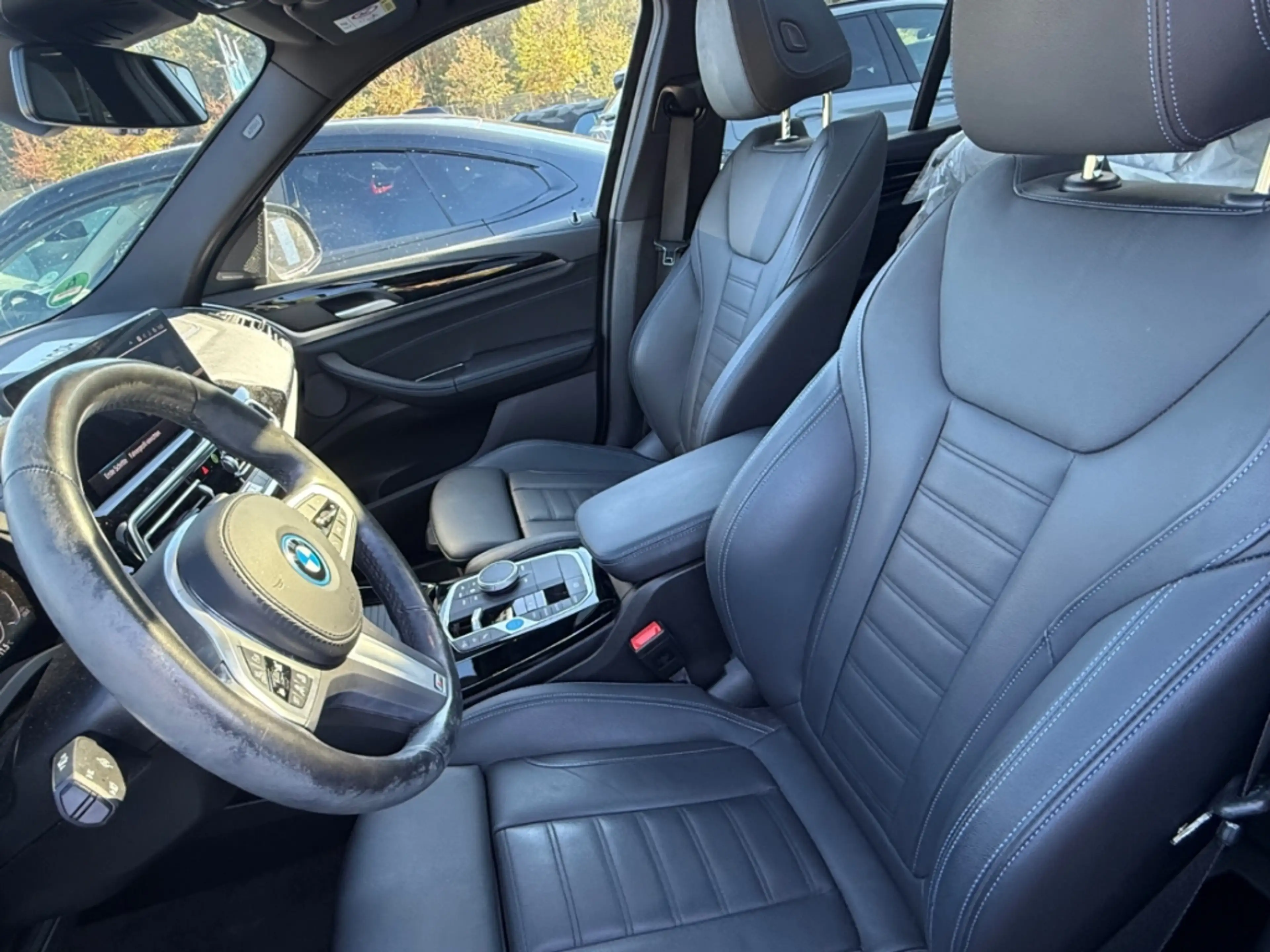 BMW iX3 M-Sport Impressive Sportpaket HUD AD AHK-klappbar — photo 9